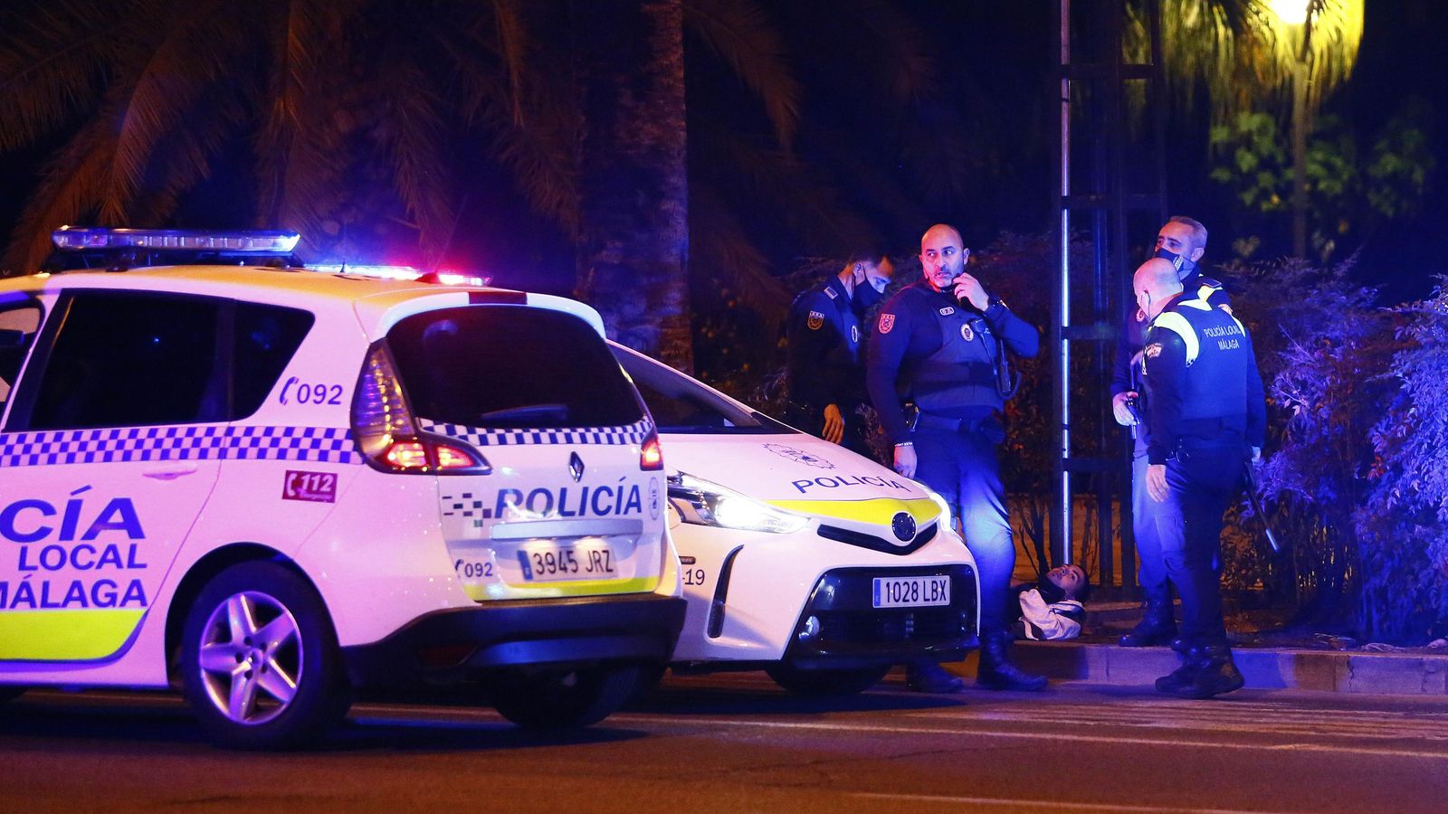 Uno de los participantes en la quema del contenedor retenido por la Policía Local.