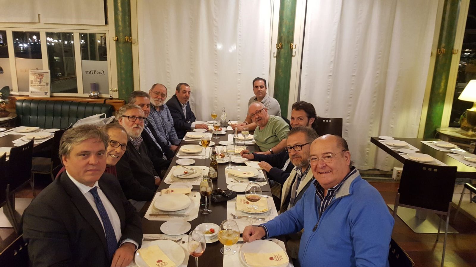 Reunion para constituir la Real Academia de la Malafollá.