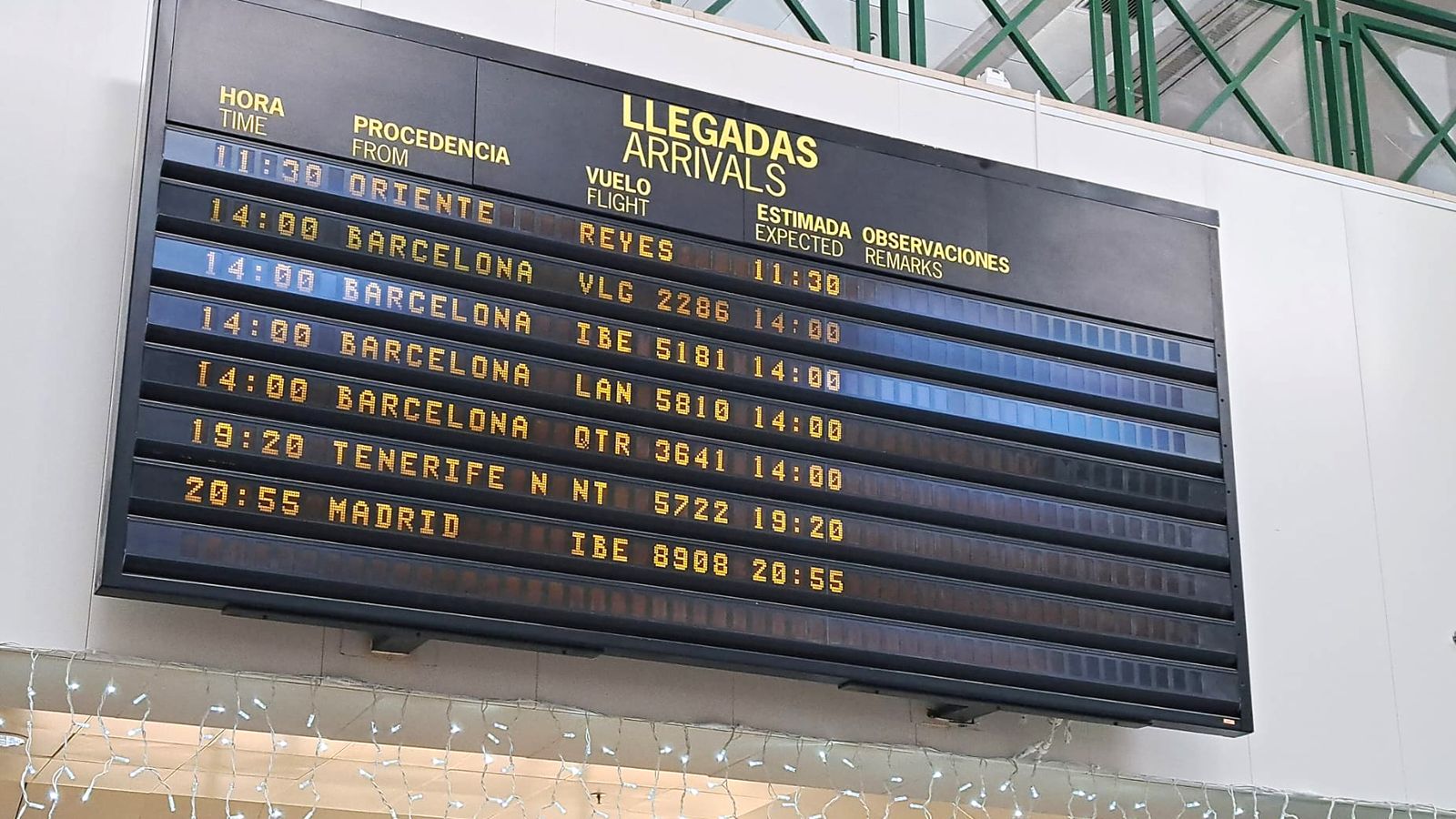 El panel informativo anunciando la llegada de los Reyes Magos.