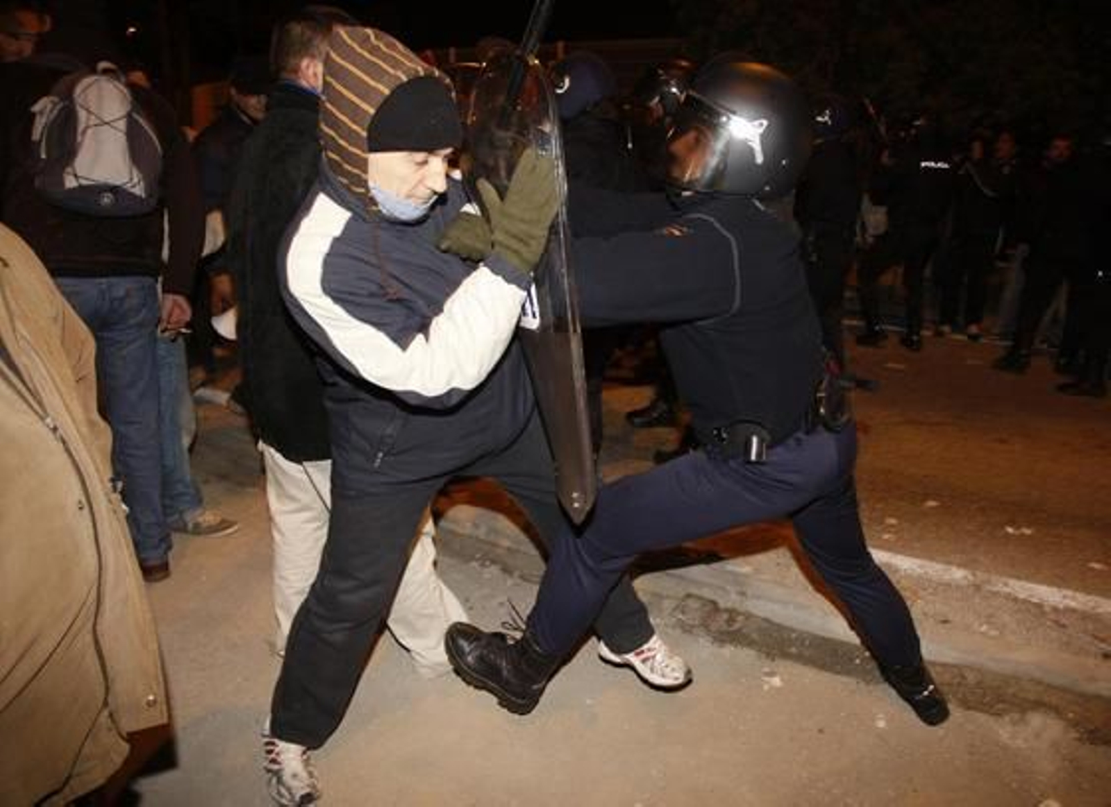 Primeras disputas en la huelga 

Foto: Javier Albiñana