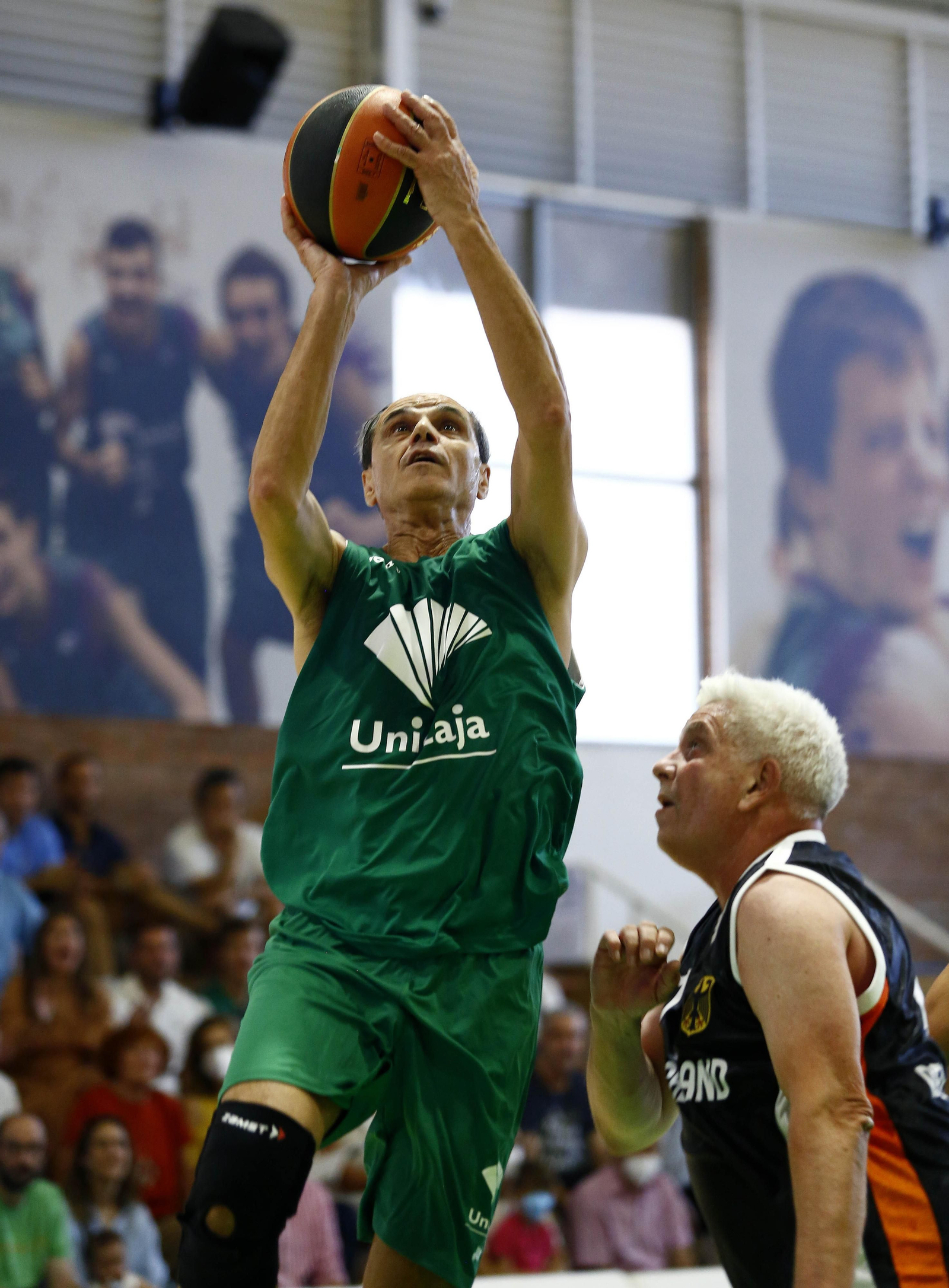 El debut del Unicaja +60 en el FIMBA, en fotos