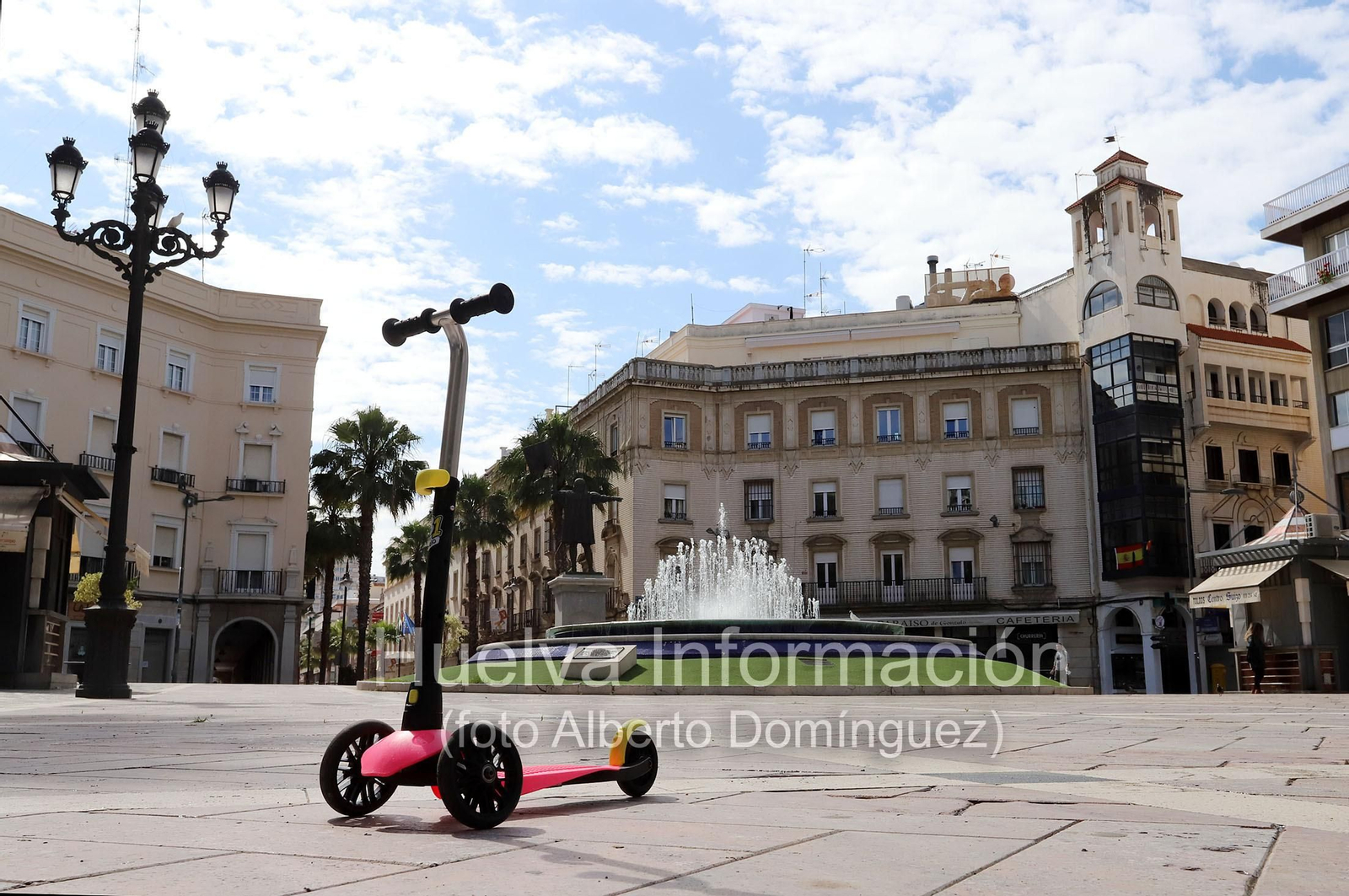 Imágenes del primer día de la salida de niños a la calle en el estado de alarma por coronavirus
