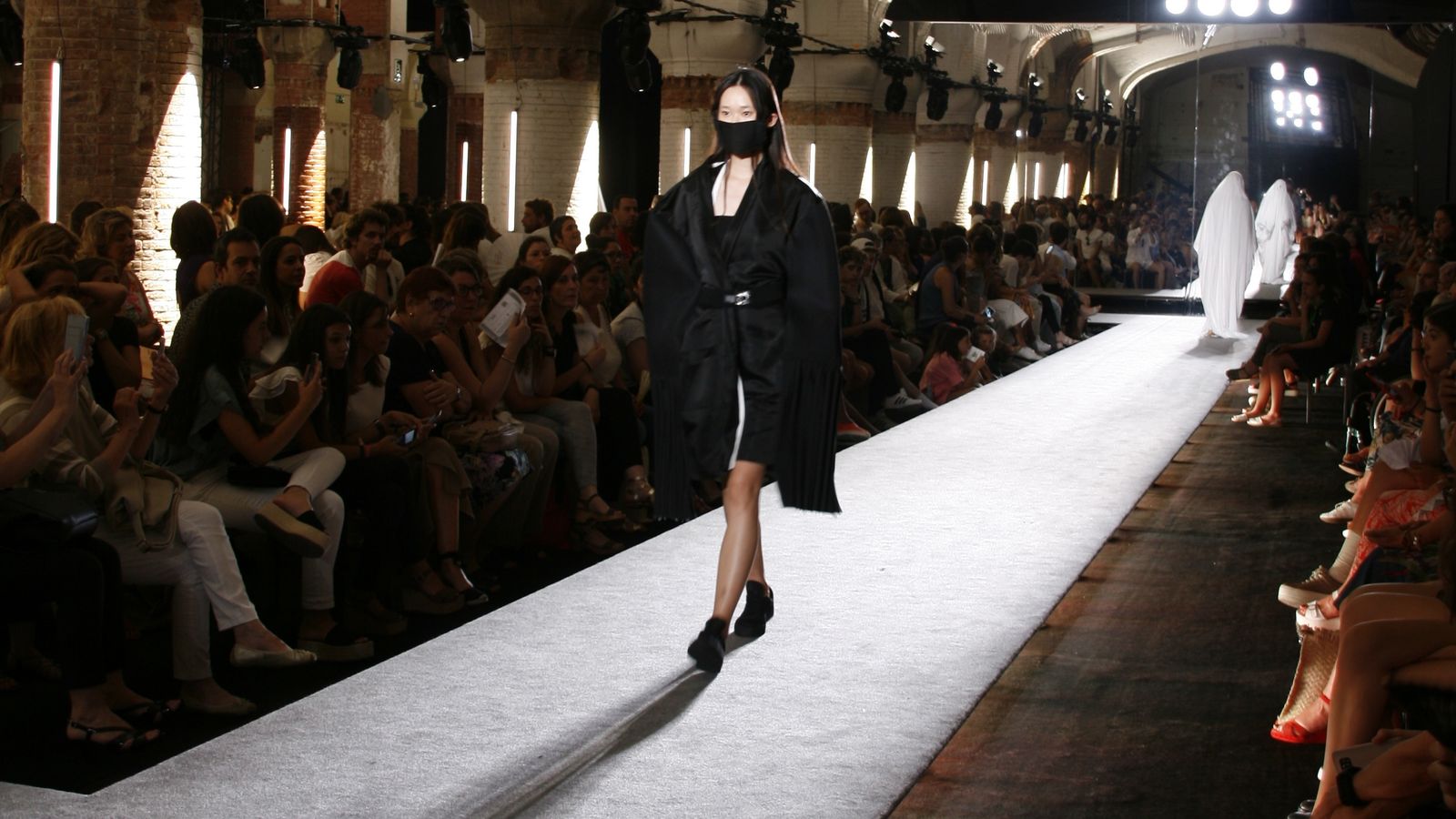 Momento de uno de los desfiles de la pasada edición de esta pasarela.