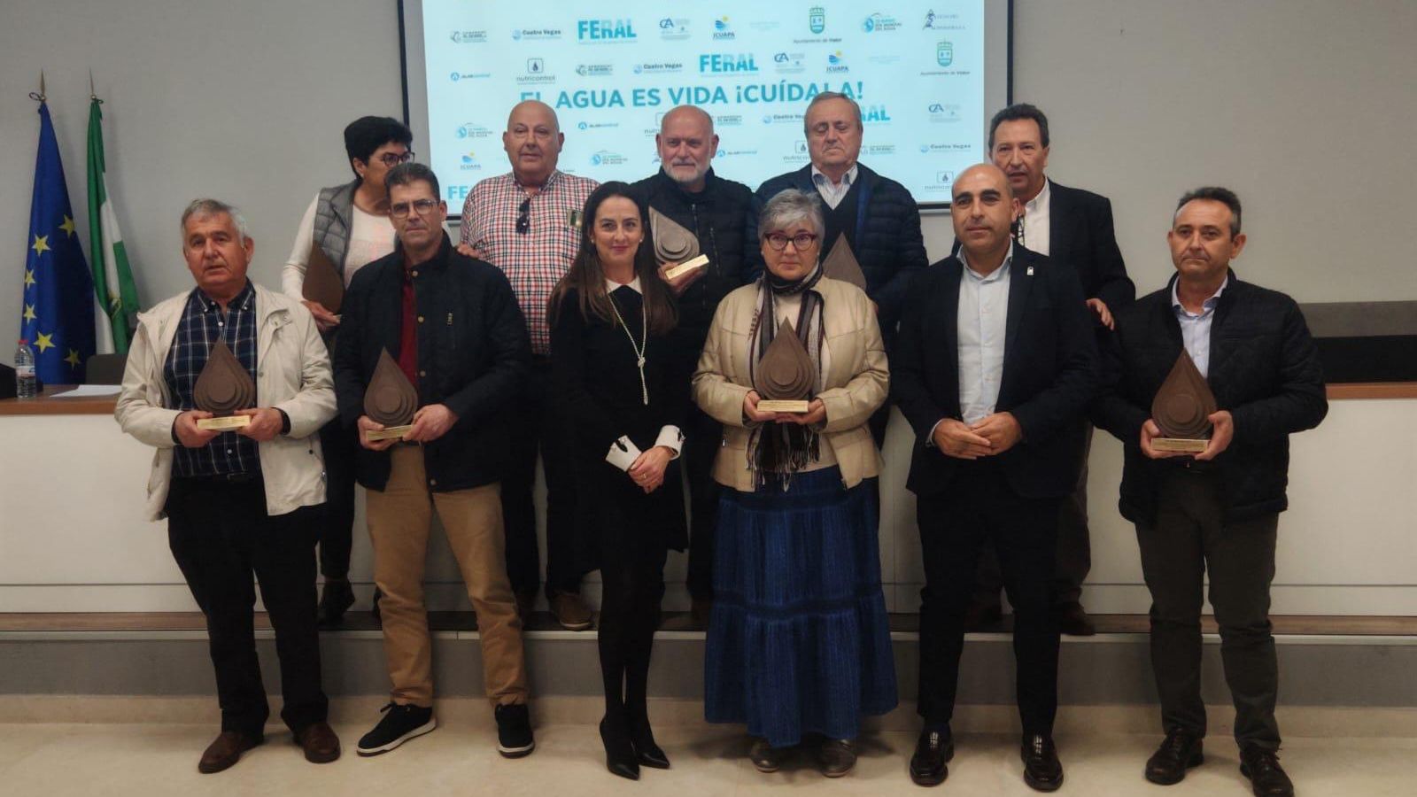 Imagen de todos los galardonados en el evento.