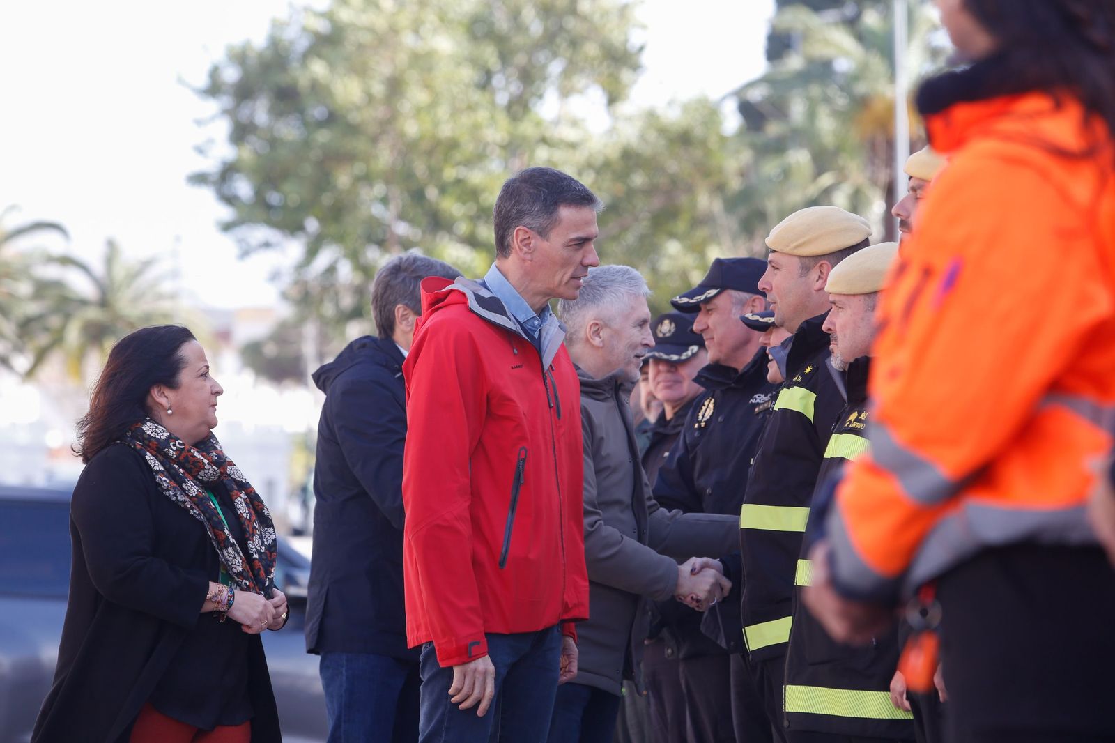 Las fotografías de la visita de Pedro Sánchez al puesto de mando avanzado de San Roque