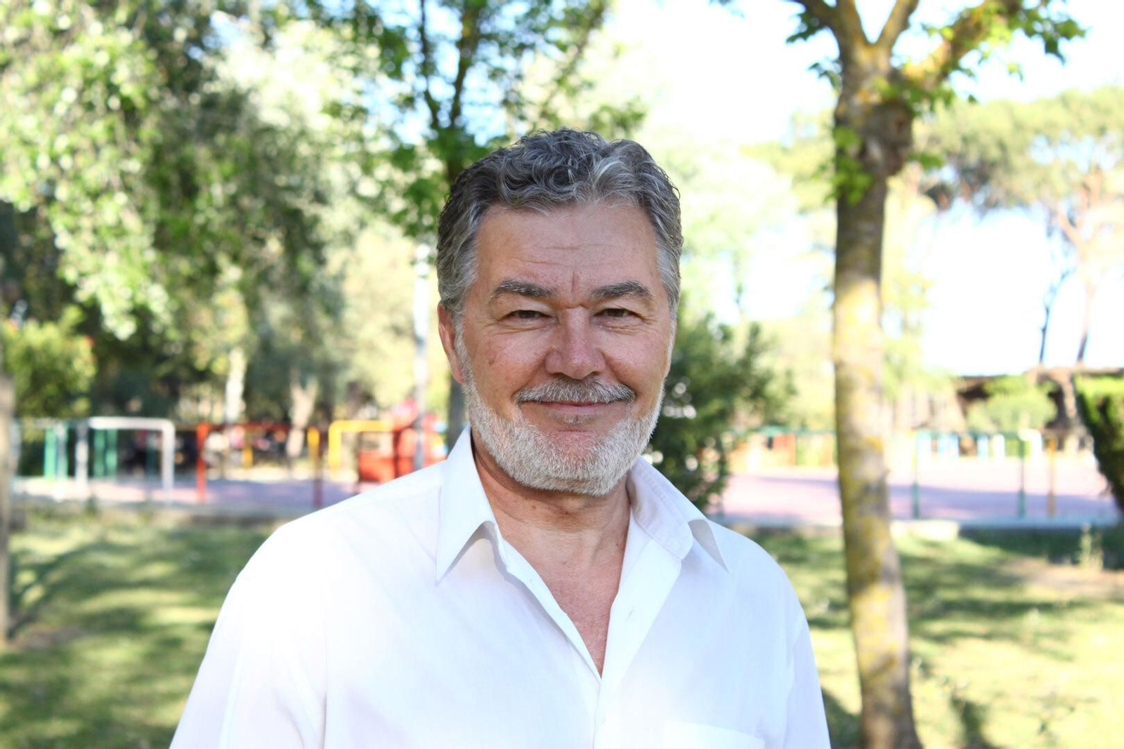 José María García en la fotografía oficial del Ayuntamiento de Almonte.
