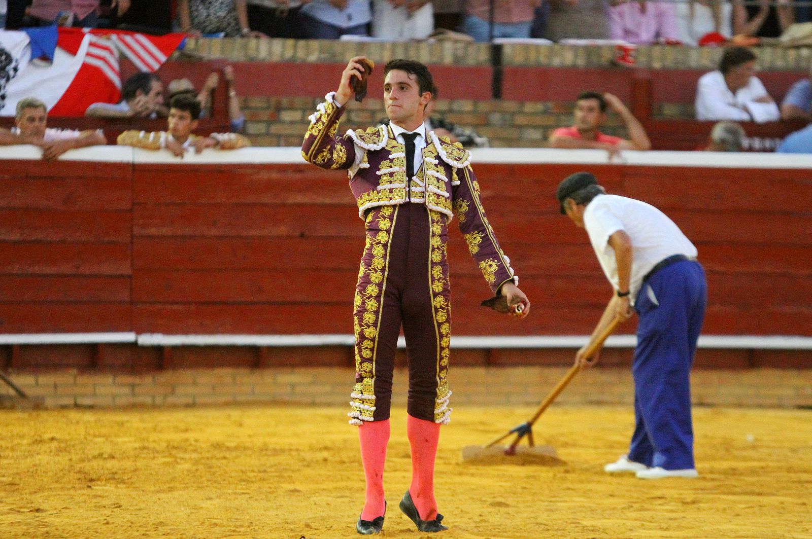Imágenes de la Novillada de Rafael Serna, Emilio Silvera y Rodrigo Molina.