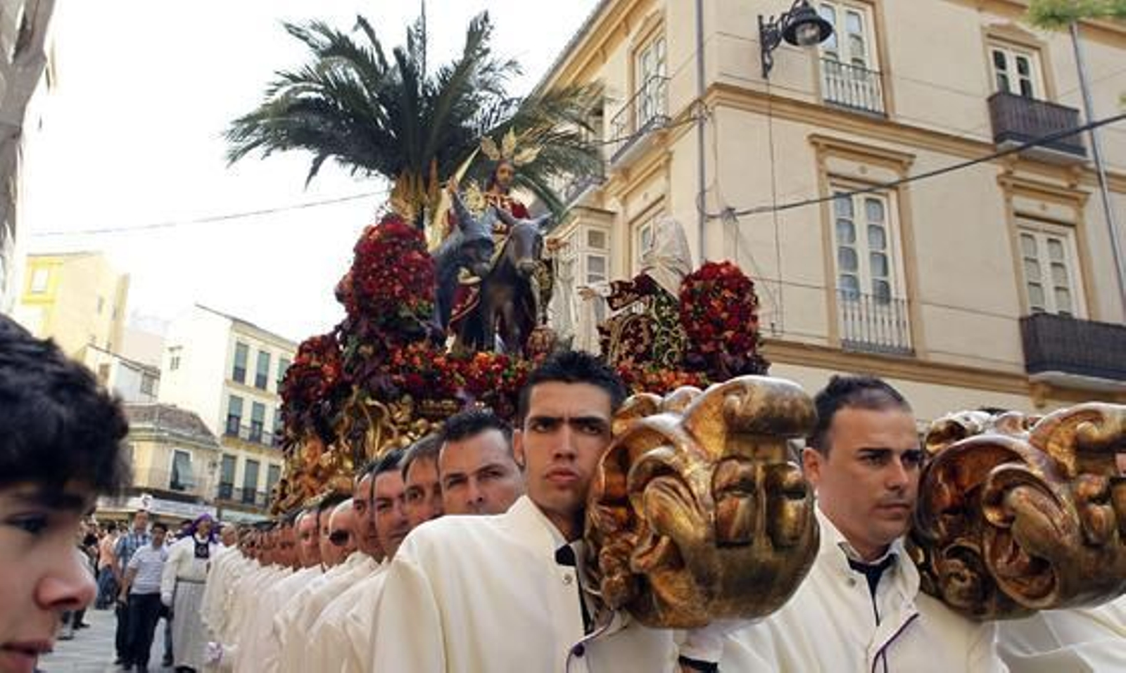 El buen tiempo acompaña a las procesiones en este primer día de Semana Santa

Foto: Sergio Camacho