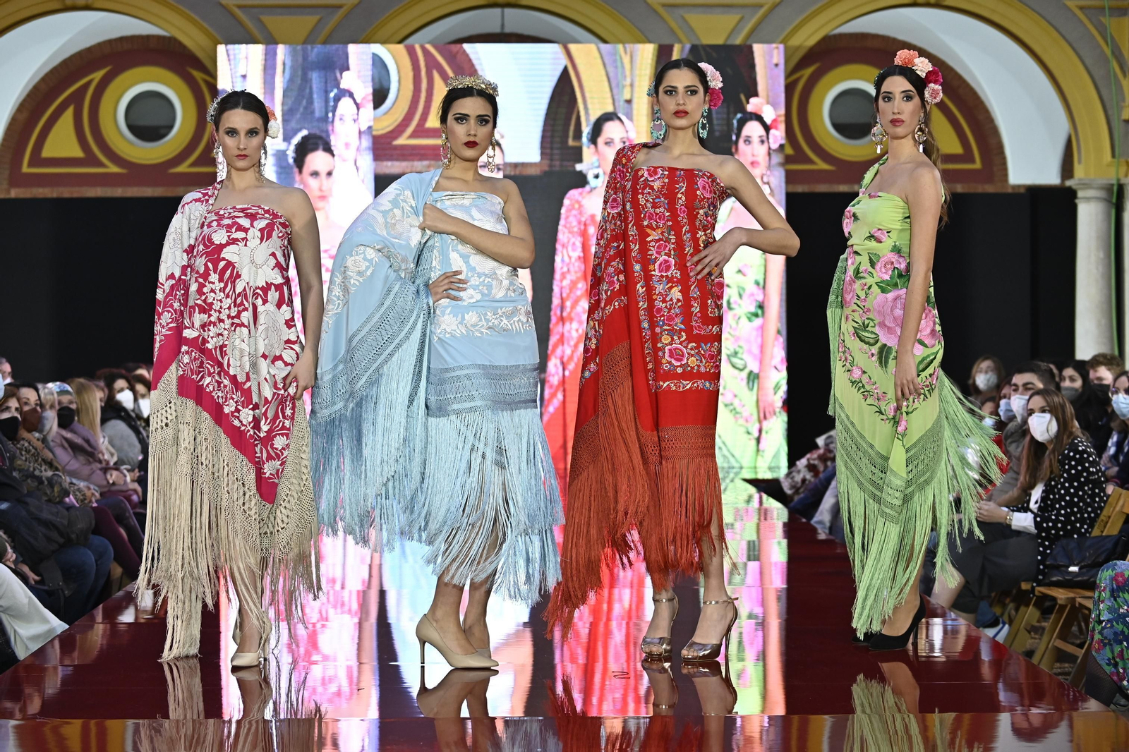 El desfile de Ángeles Espinar y Maite Cárdenas en Pasarela Huelva Flamenca 2022, todas las fotos