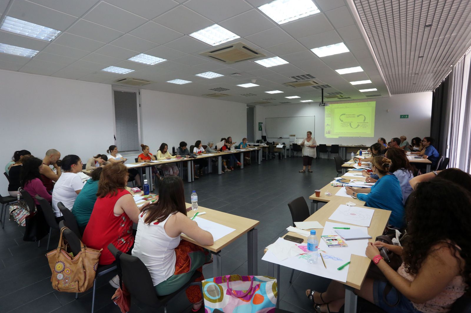 Sesión de arteterapia en la Sede de La Rábida.