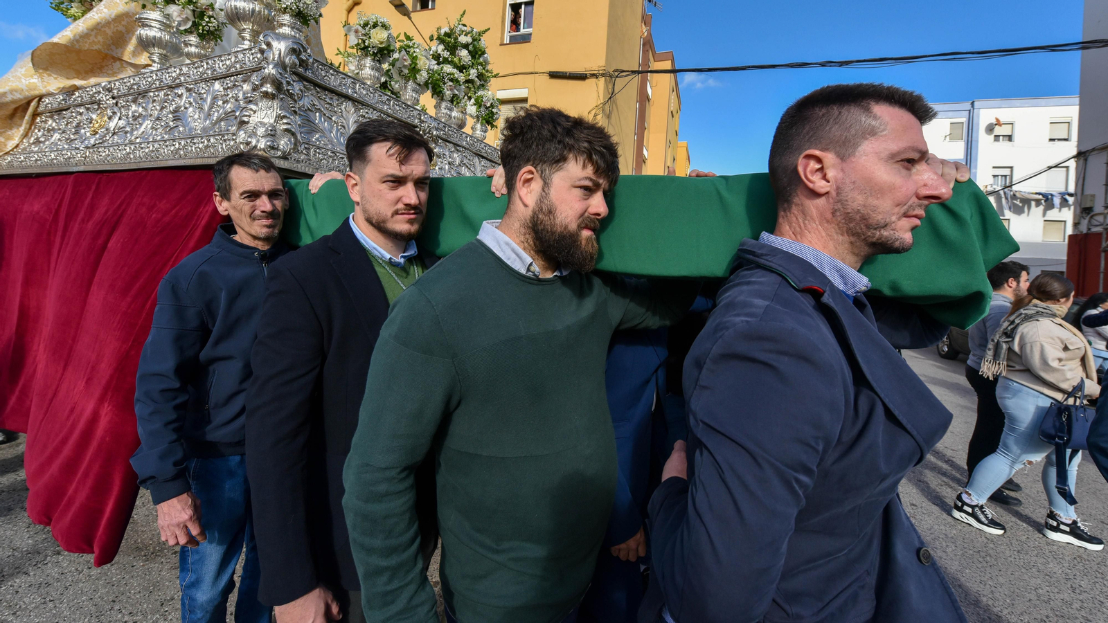 La vuelta de la Virgen de la Esperanza a La Línea, en imágenes