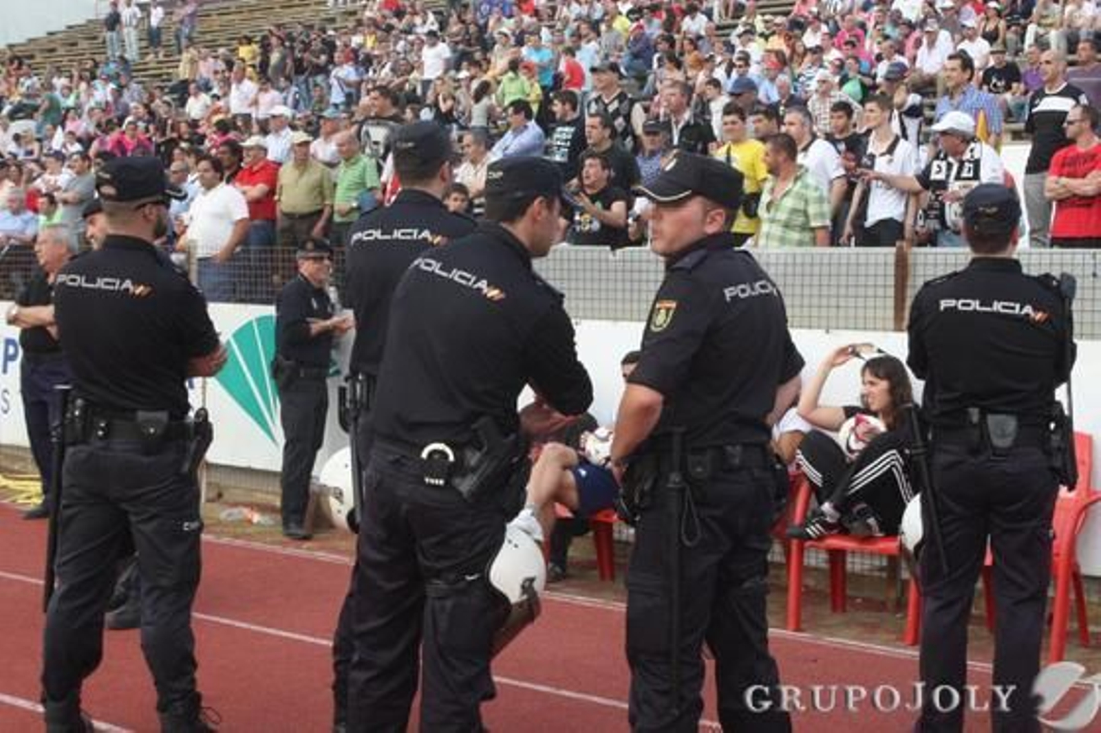 La Balona certifica su segunda posición tras el 2-0 para los blanquinegros.

Foto: Paco Guerrero