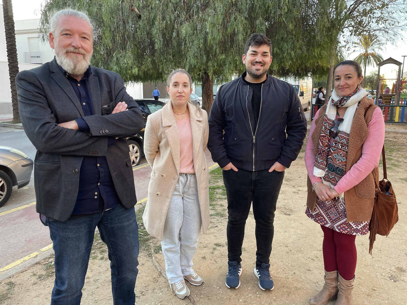 Concejales de AxSí Puerto Real en el parque infantil de Casines