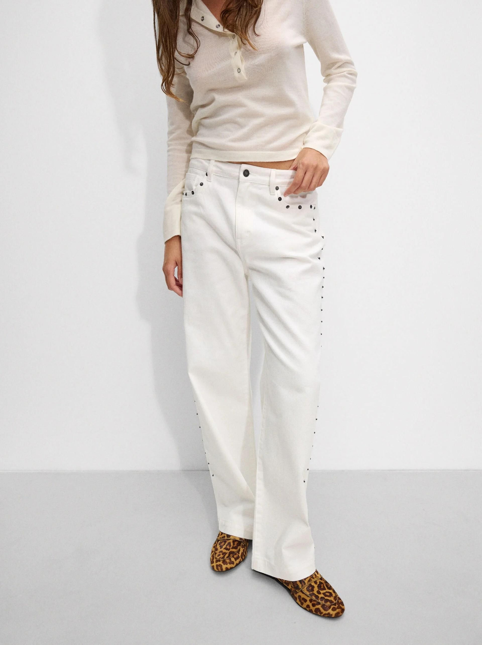 Los vaqueros blancos con tachuelas de Parfois más western del otoño