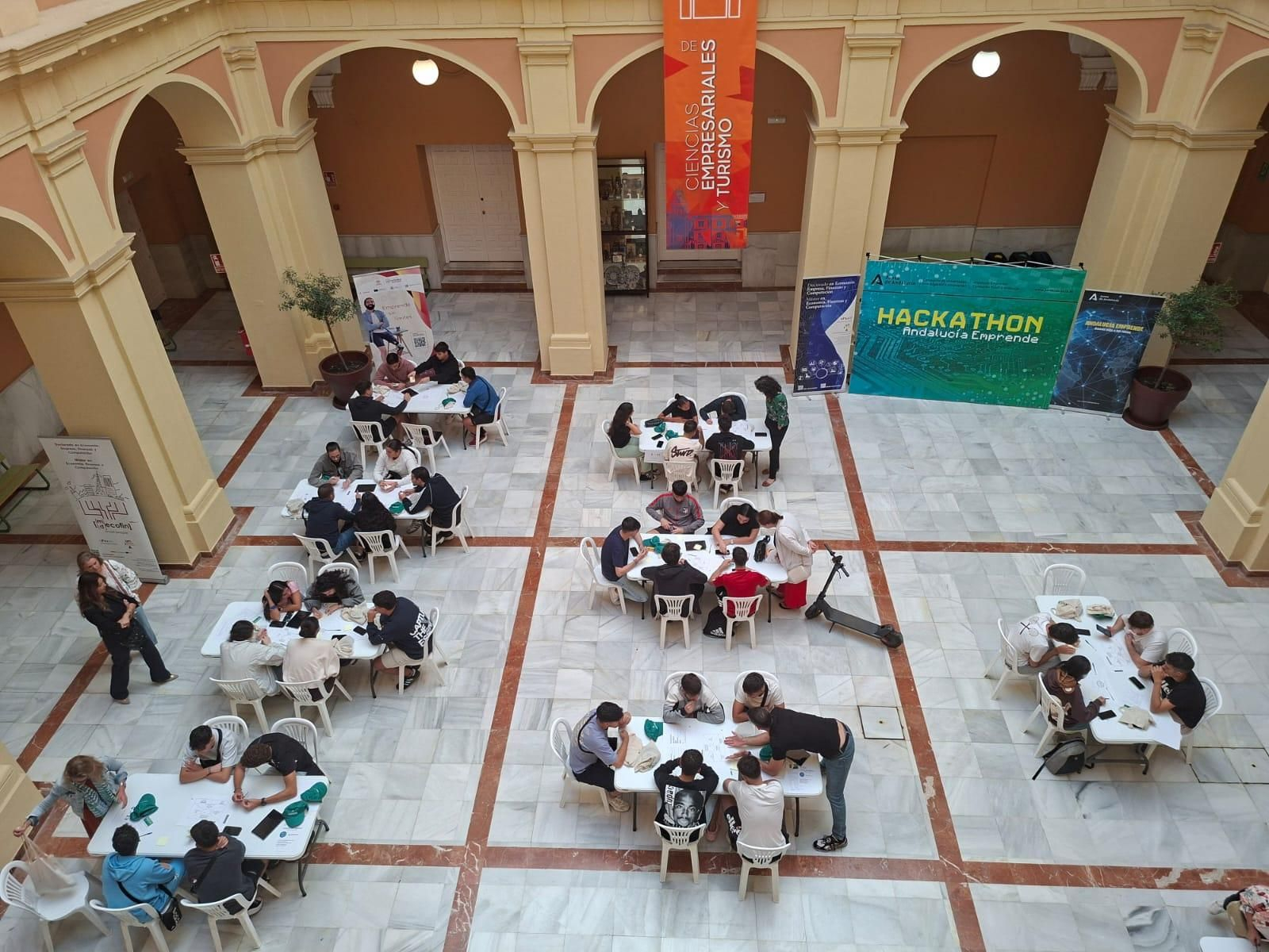 'Hackaton' en la facultad de Ciencias Empresariales y Turismo, en La Merced.