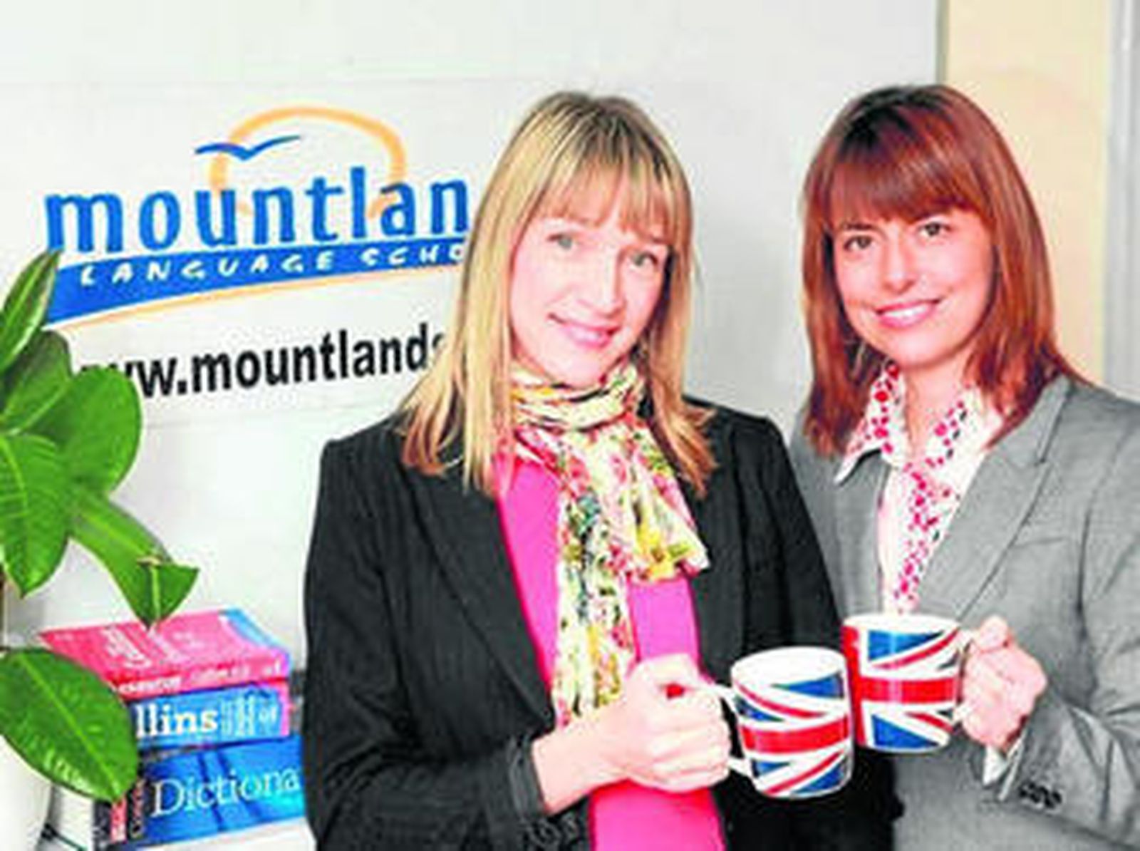 1. Ella y Deborah Tyler son las directoras de la escuela británica . 2. Los cursos están dirigidos a niños de entre 7 y 12 años de cualquier centro de Sevilla. 3. La escuela lleva 25 años en la enseñanza del inglés.