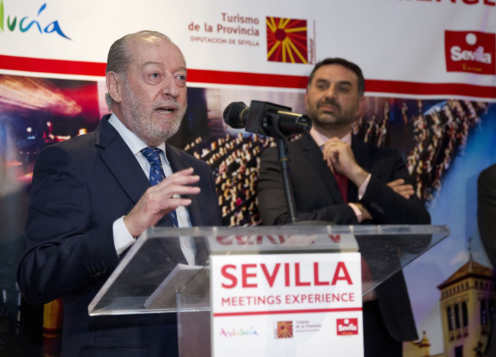 Rodríguez Villalobos habla en la presentación del 'Sevilla Meetings Experience'.