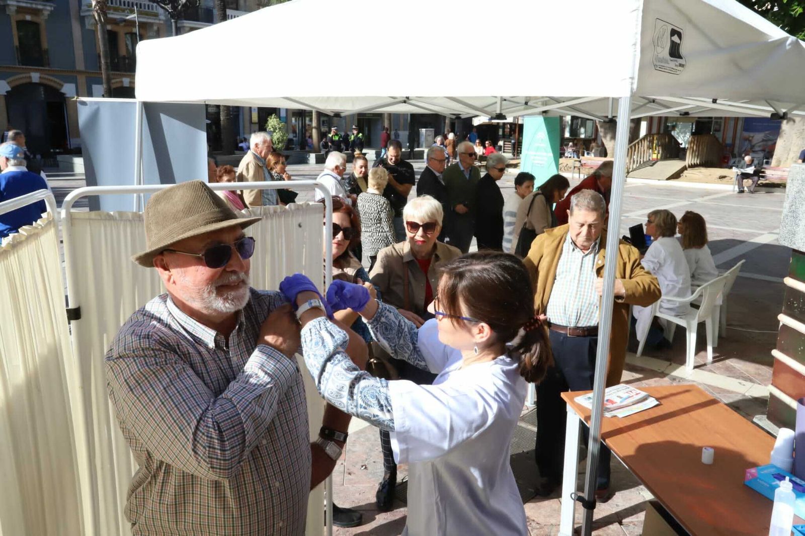 Carpa puesta en la Plaza de las Monjas.