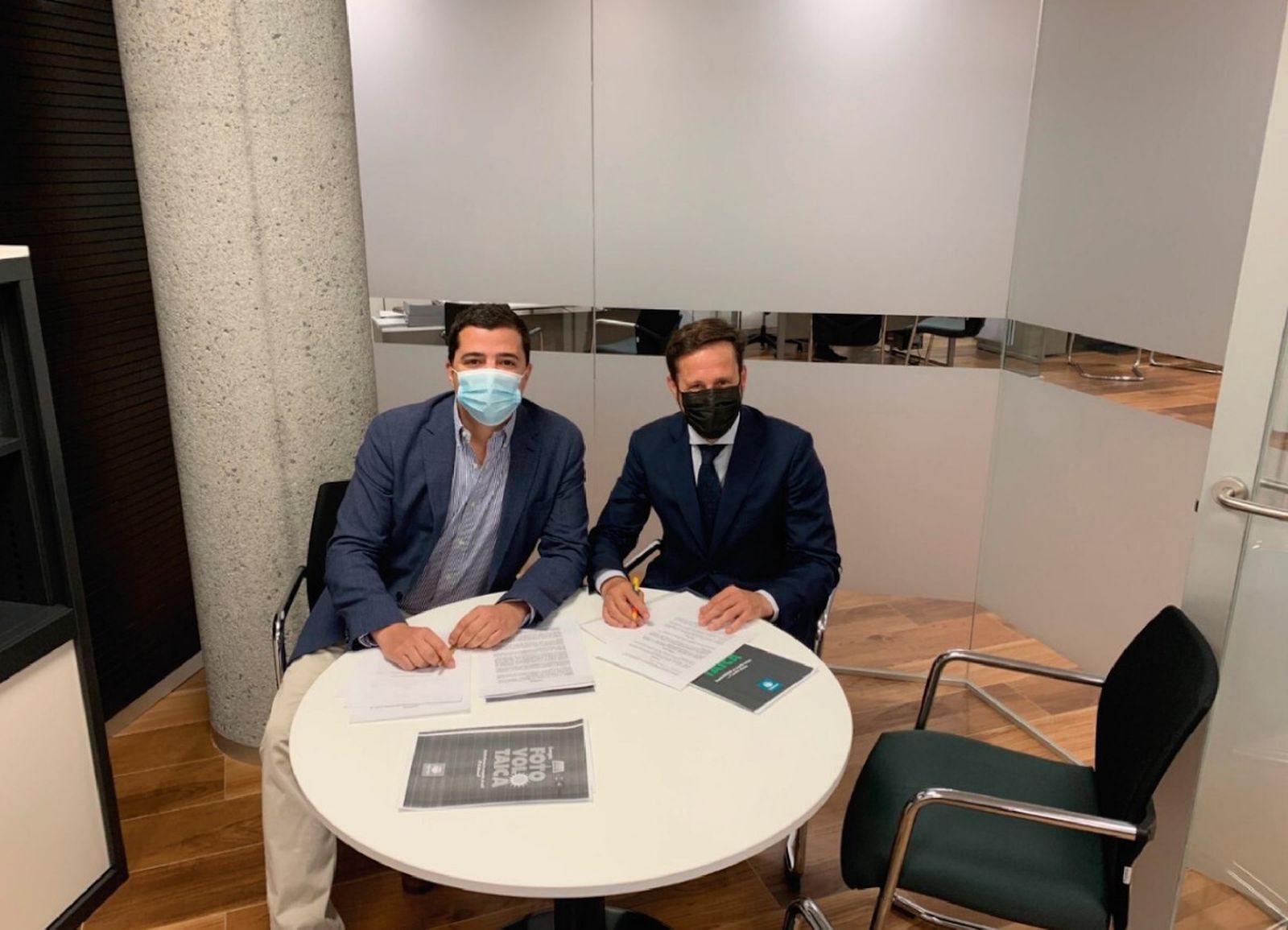 Ignacio Salcedo, CEO de Greening-e, y Francisco Manuel Martínez, director territorial Sur y Extremadura de Cajamar.