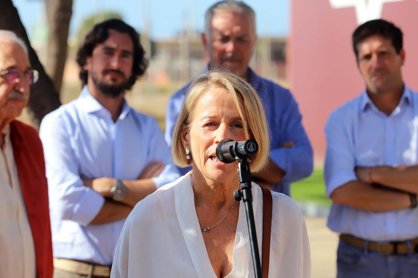 La Glorieta 'Arquitecto José Pablo Vázquez Hierro' ya luce descubierta en Huelva