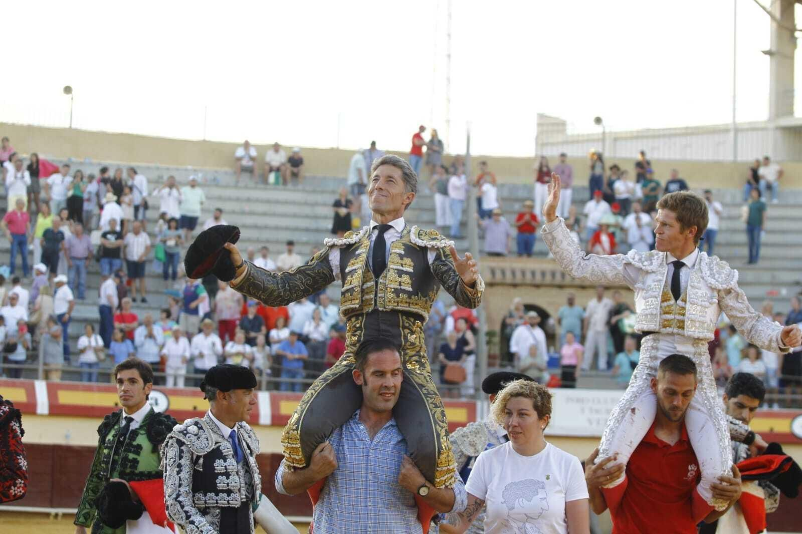 Puerta Grande para Manuel Escribano y Borja Giménez.