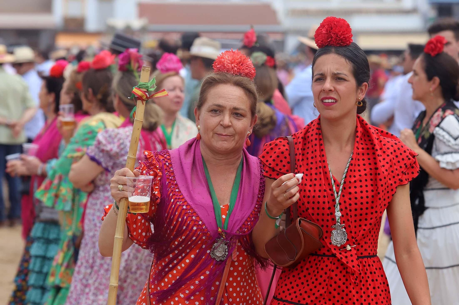 Imágenes del ambiente El Rocío y en Casas de Hermandades