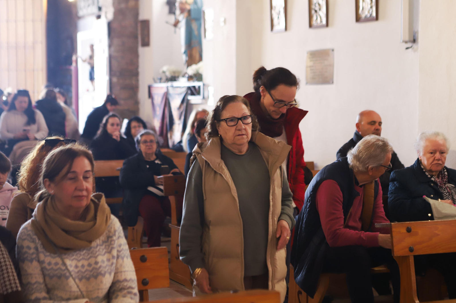 Imágenes del Besapie al Medinaceli en la Iglesia de San Isidro en Algeciras