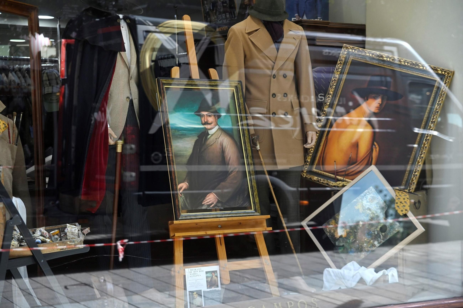 Las mejores imágenes del concurso de escaparates dedicado a Julio Romero de Torres