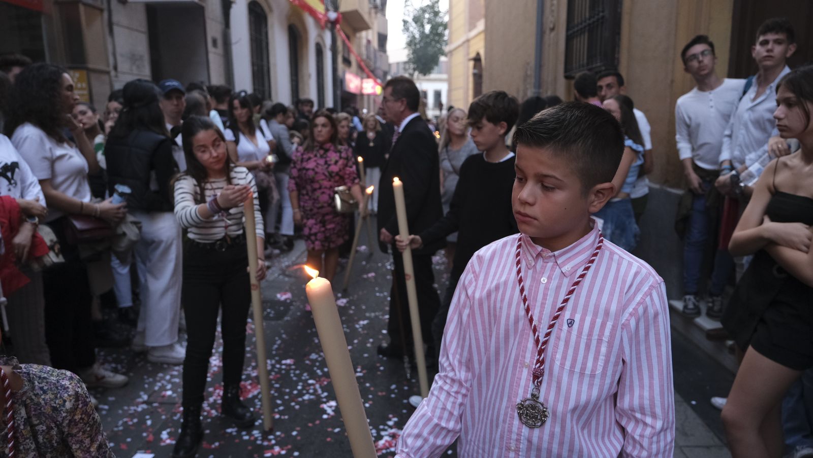 Imágenes de La Magna por las calles de Almería