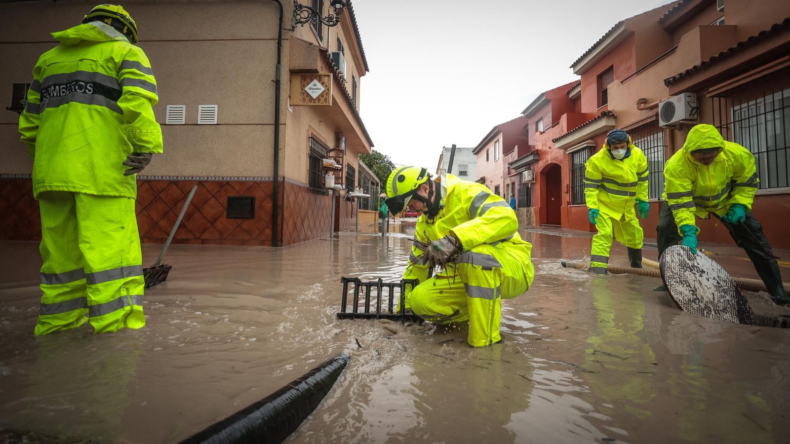 Imágenes del paso de la Dana, inundaciones, destrozos y caos por todo Jerez