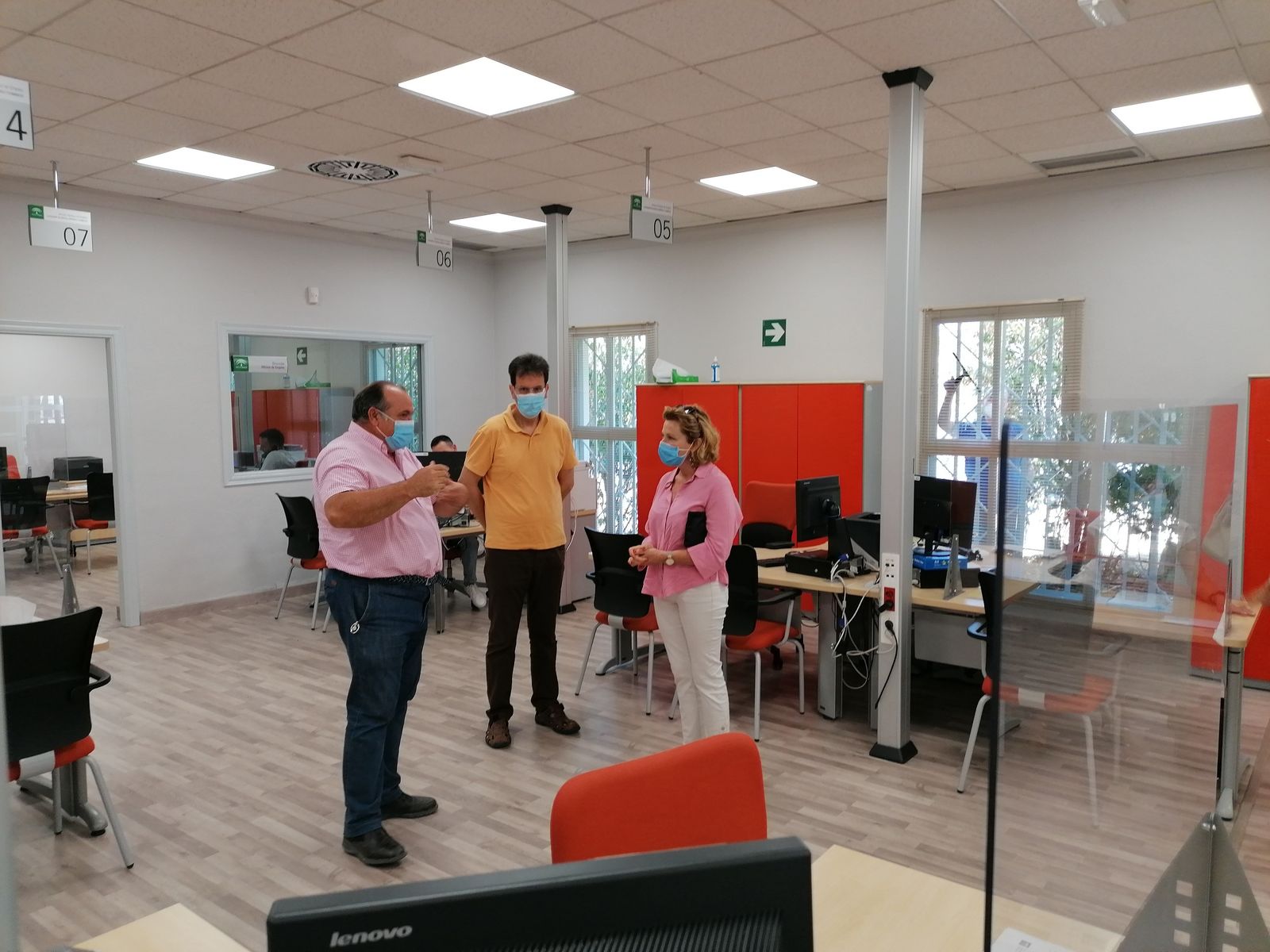 Visita de la delegada de Empleo en Málaga a las Oficinas del SAE en Ronda.
