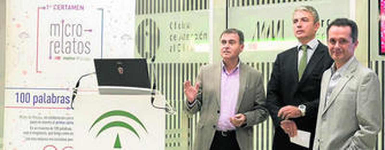 El delegado de Fomento y el director general de Metro de Málaga, ayer, en la presentación.