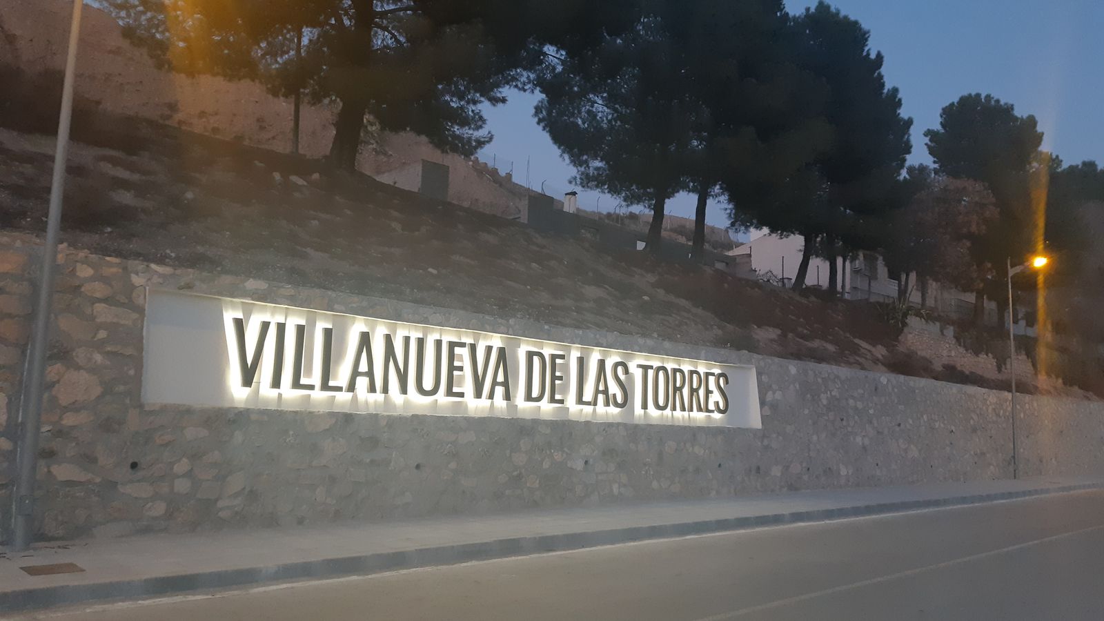 La entrada de Villanueva de las Torres.