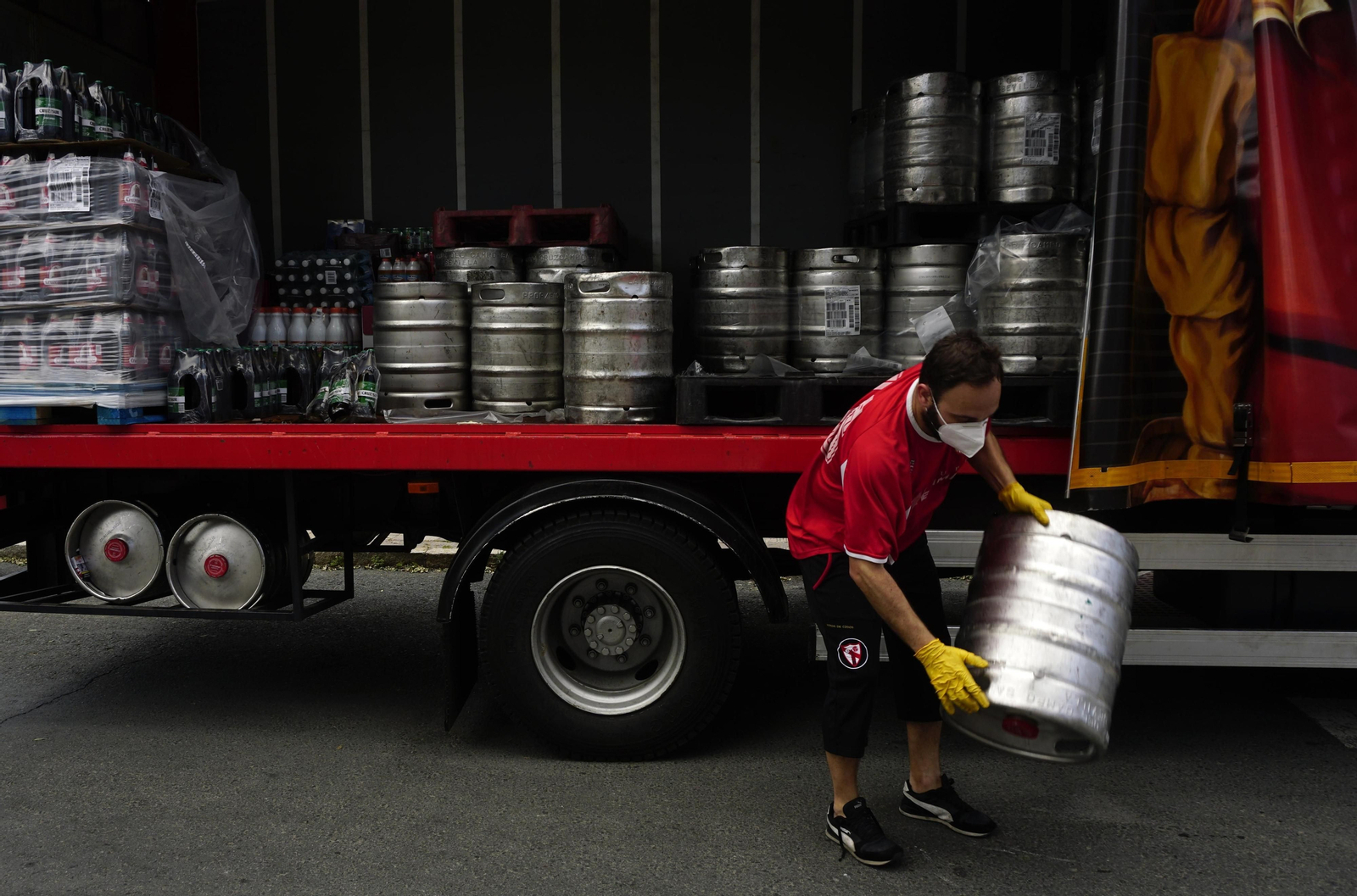 Bares y comercios se preparan para la fase 1