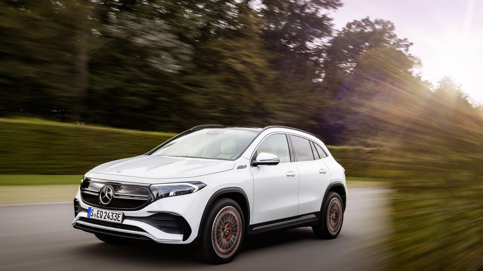 Tiene este EQA una excelente calidad de rodadura y, en toda circunstancia, una conducción muy sencilla.