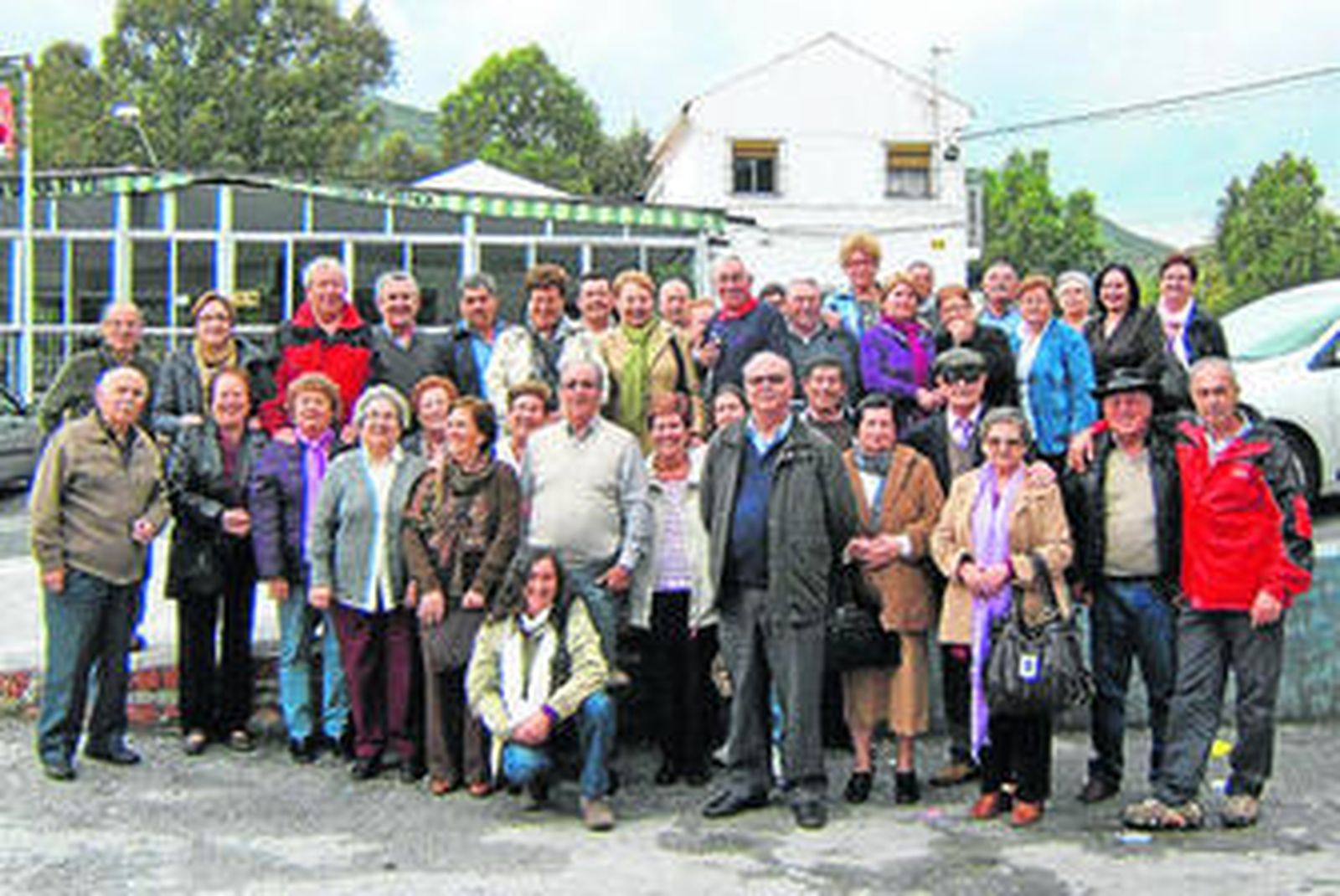 Imgen de los vecinos de La Granja durante la excursión a Archidona, en Málaga.