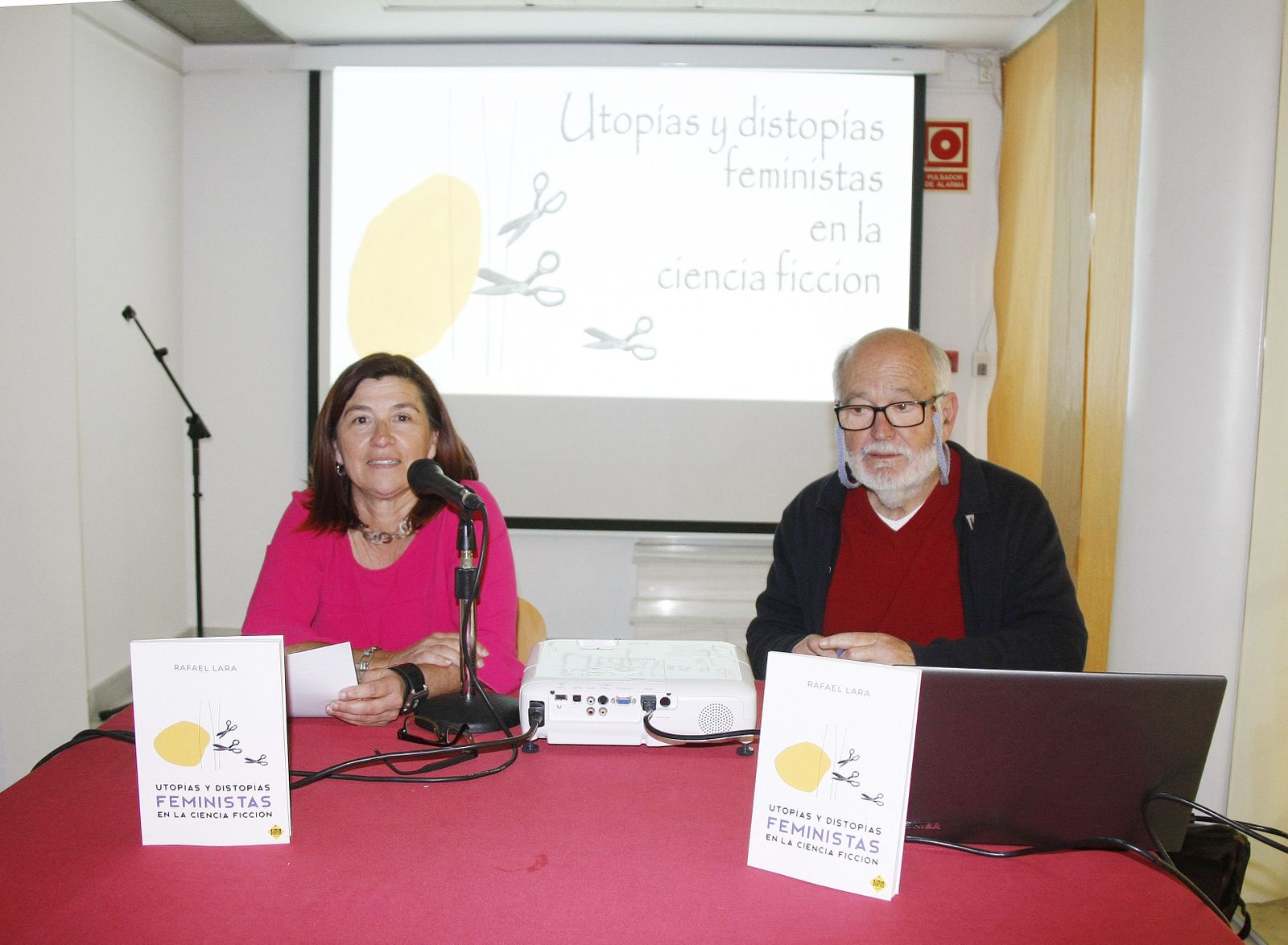 Rafael Lara presentó su libro en la Biblioteca Municipal.