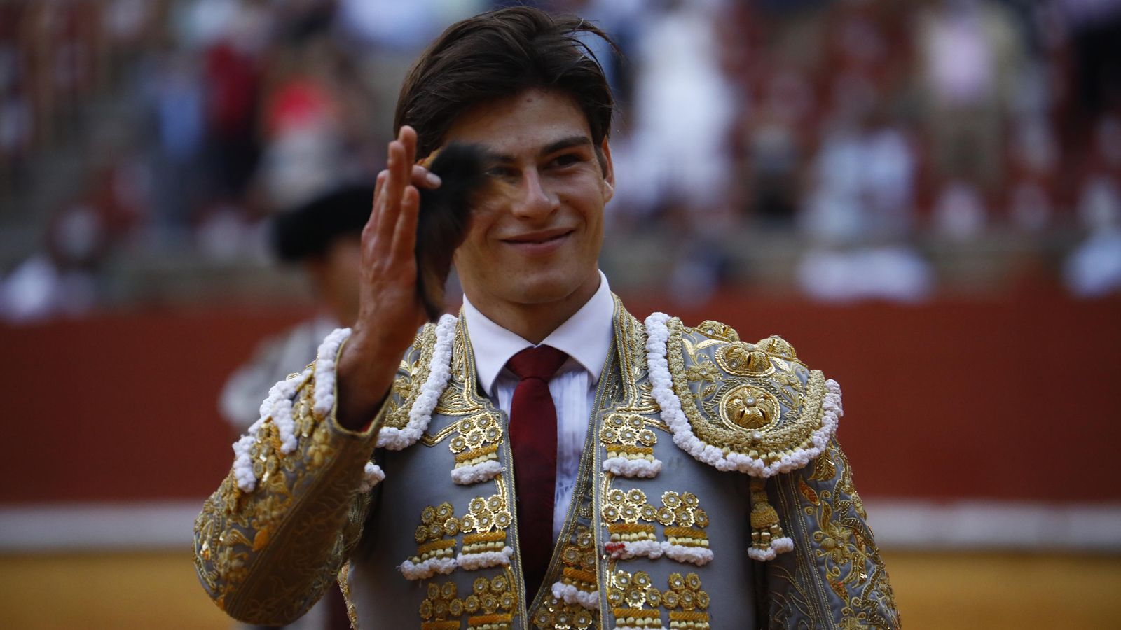 Tomás Rufo pasea una oreja.