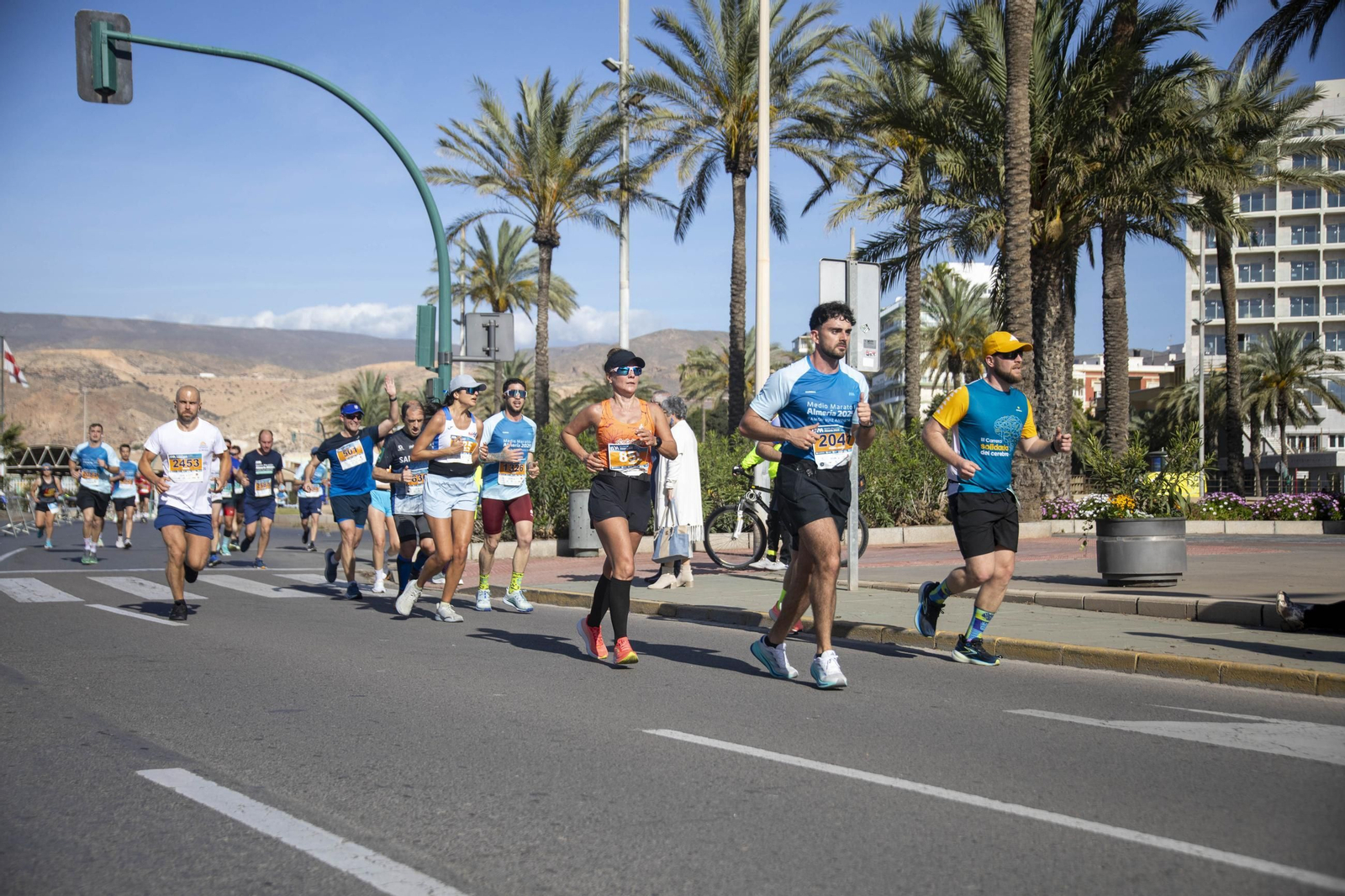 El Medio Maratón de Almería 2025, en imágenes
