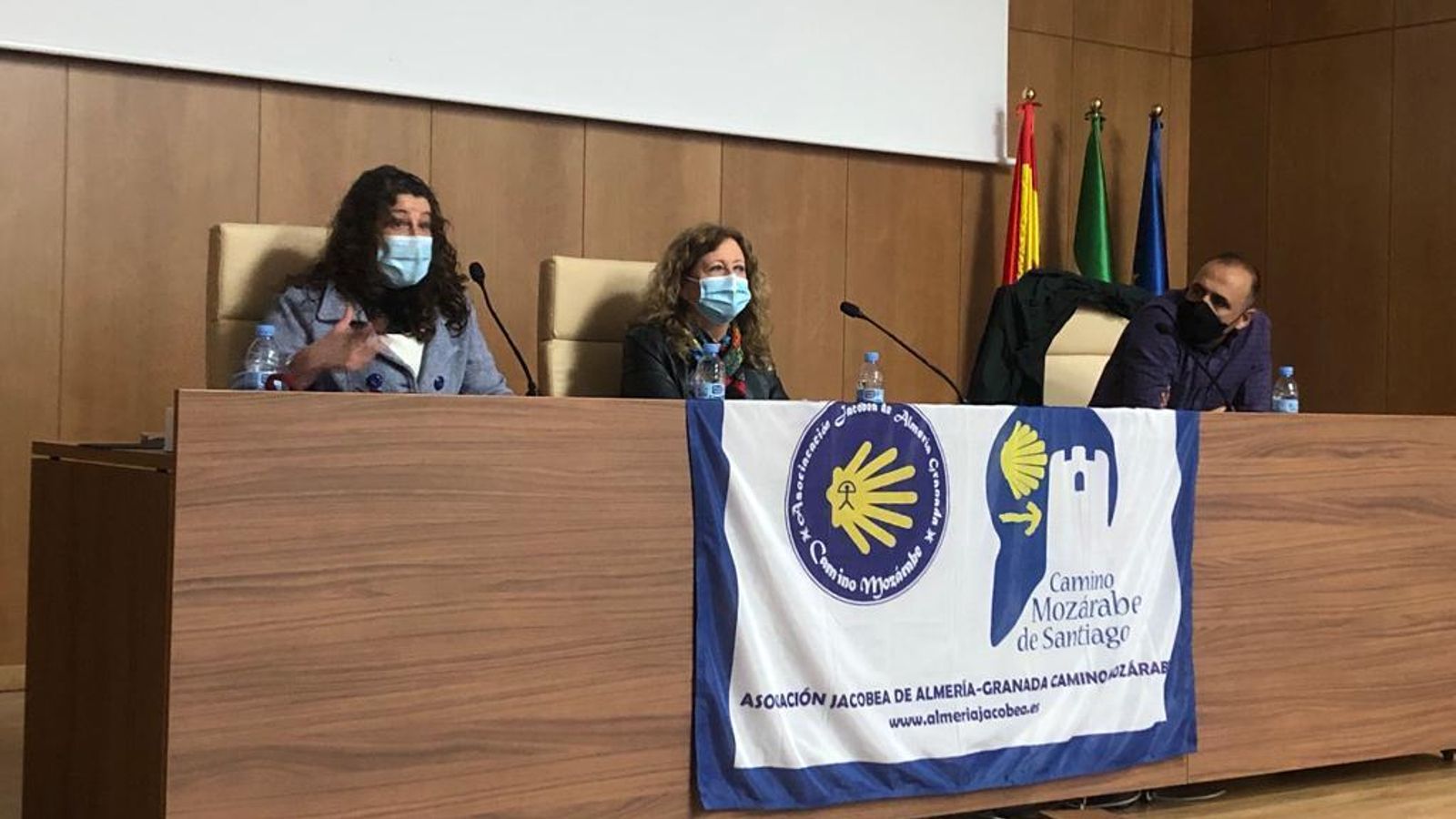 Representantes de la asociación Jacobea de Almerái y Granada.