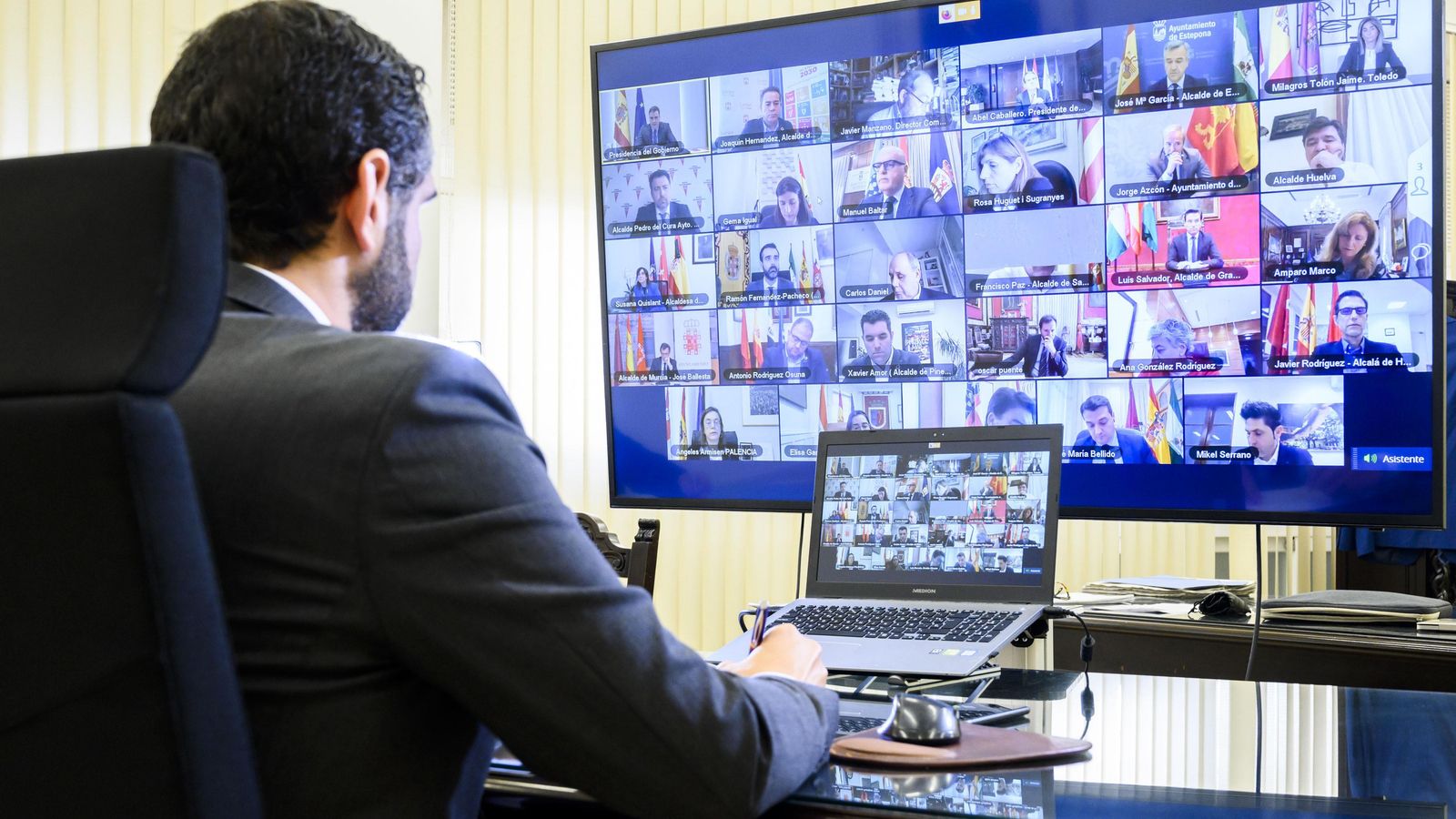 Un momento de la reunión virtual.