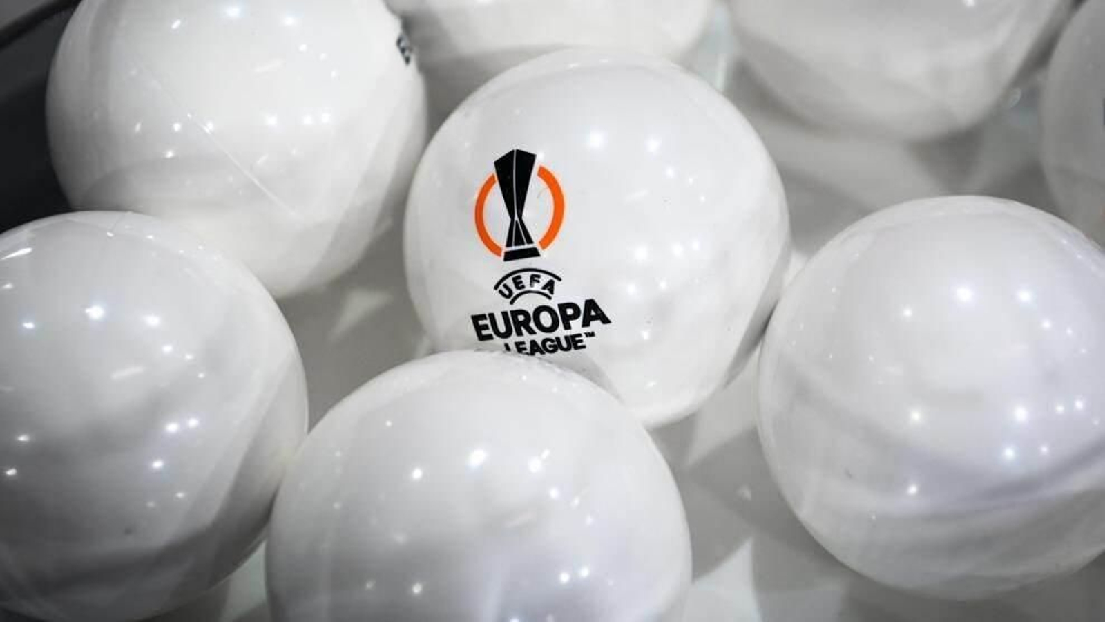 Bolas del sorteo de la UEFA Europa League 2022- 2023