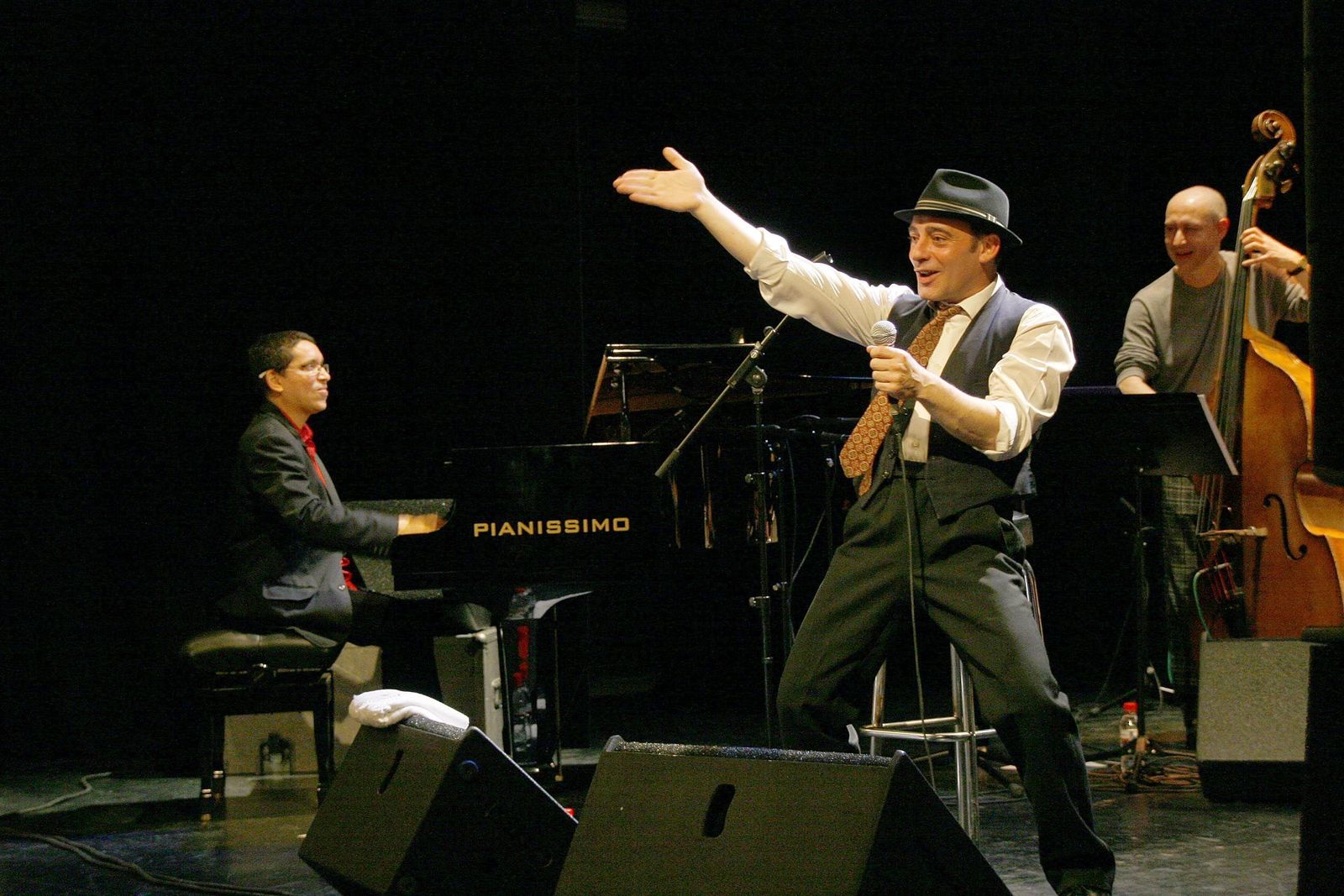 Zenet se sube a los escenarios del CAAC