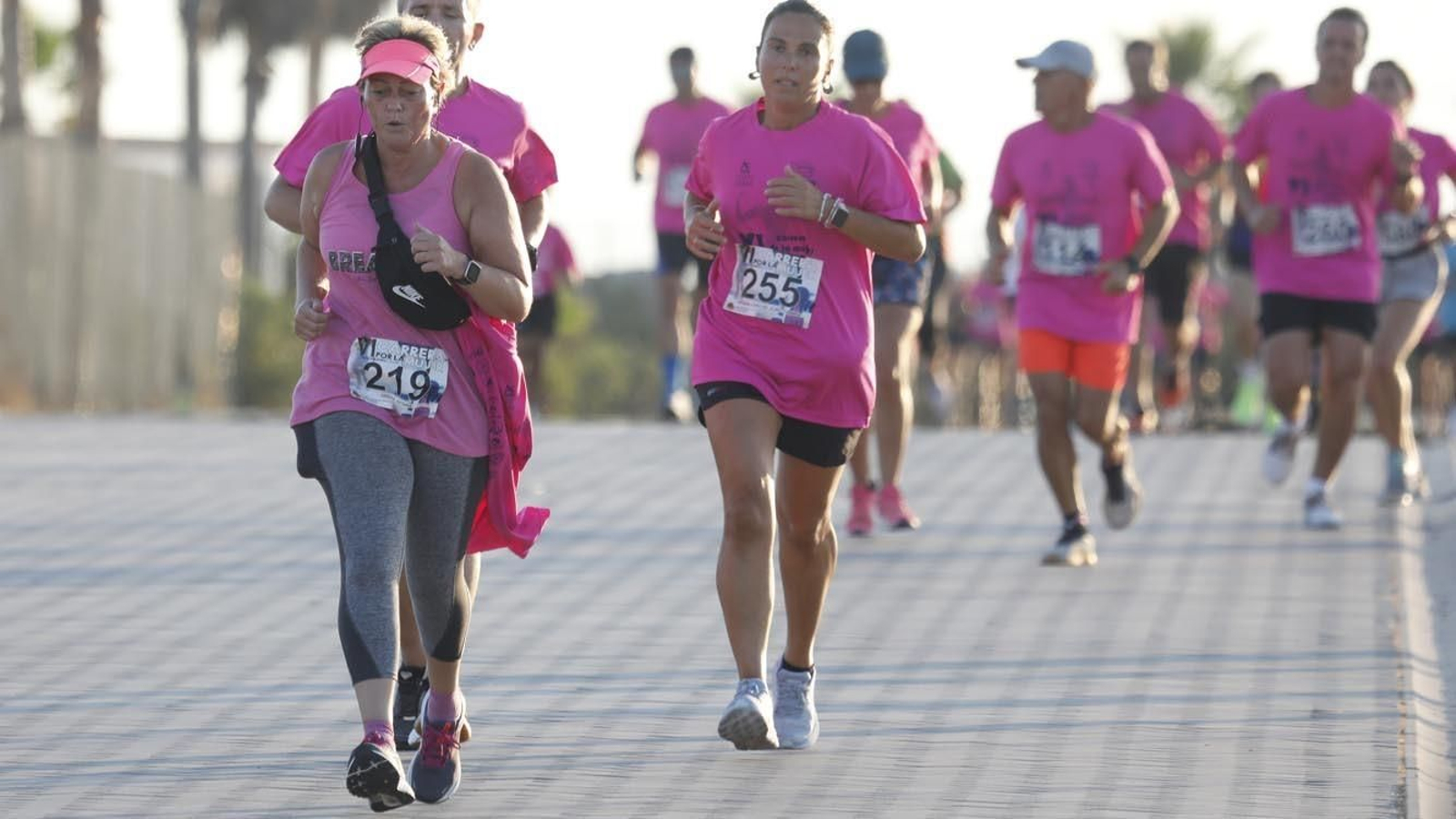 Fotos de la VI Carrera por la Mujer a beneficio de Apron