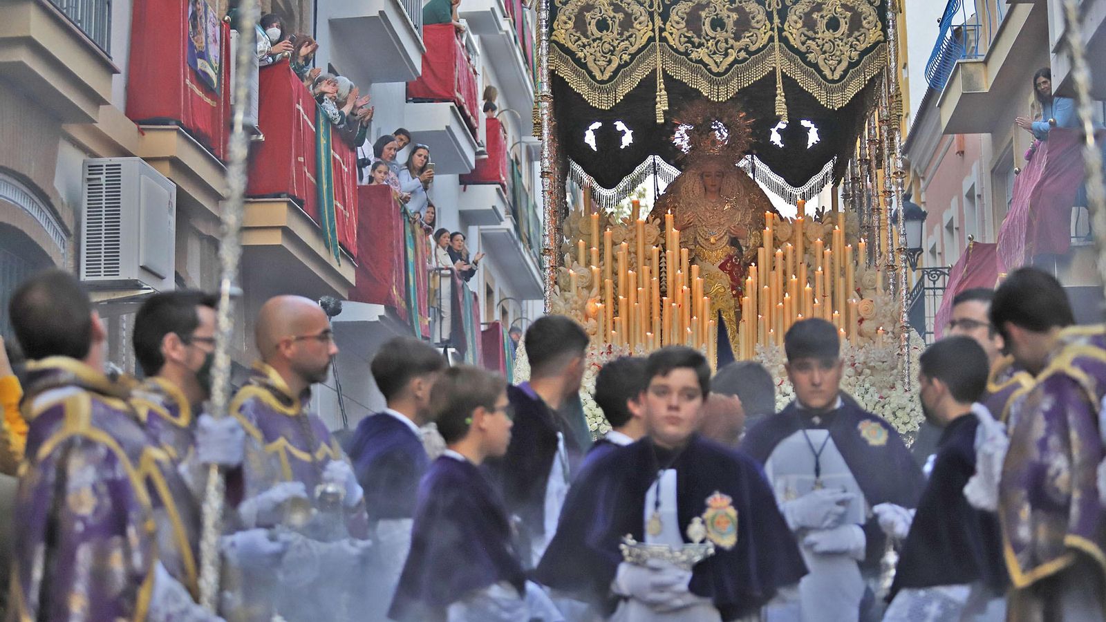 La Virgen de la Esperanza causa una gran expectación.