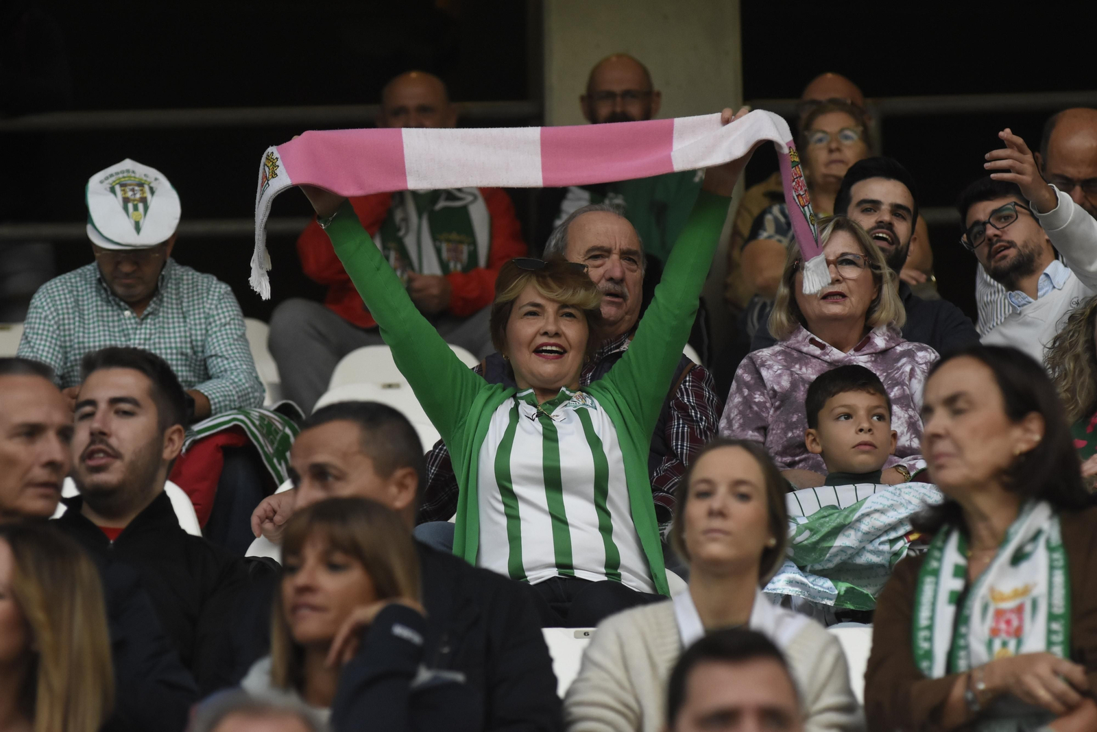 Córdoba CF - Recreativo: Las mejores fotos del ambiente en El Arcángel