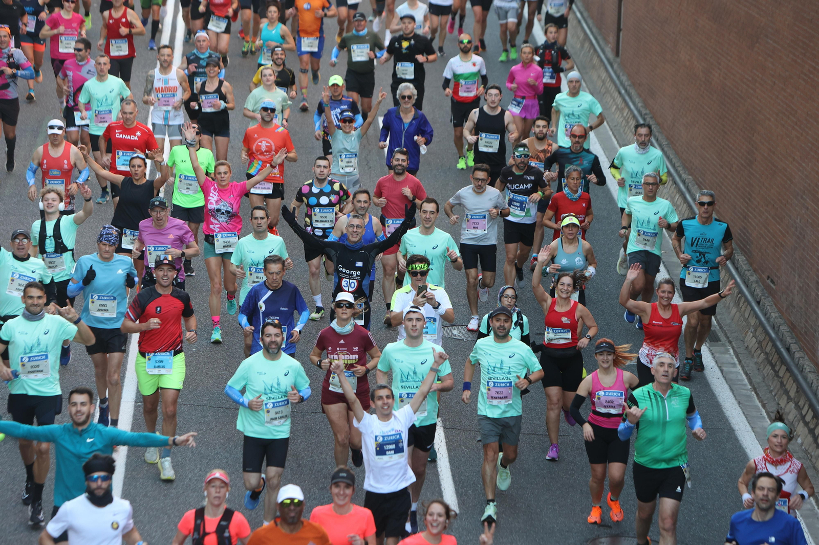 Búscate en la Zurich maratón de Sevilla