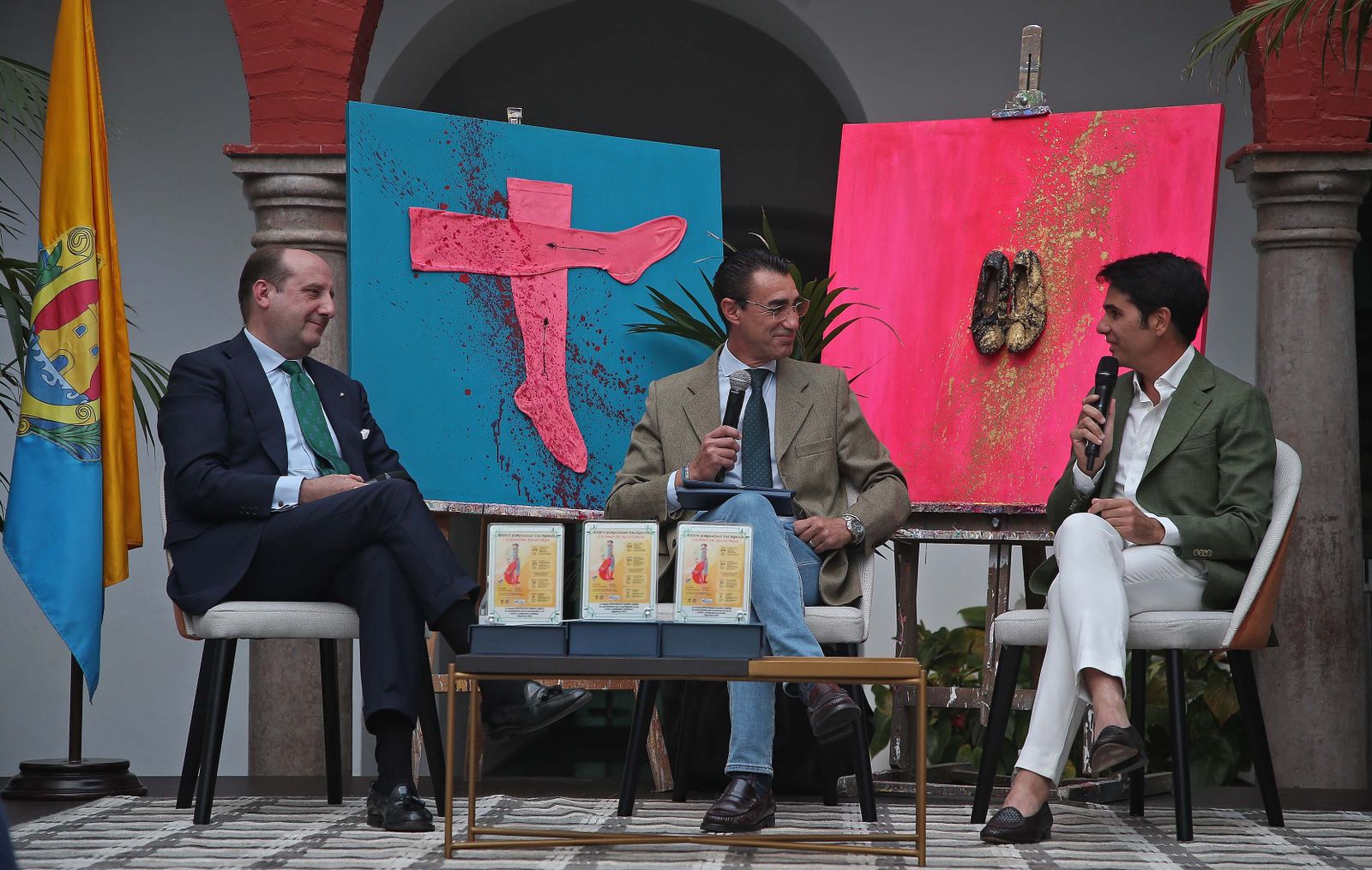 “Ser taurino es progre: veinte años de la alternativa de Vega”, en imágenes