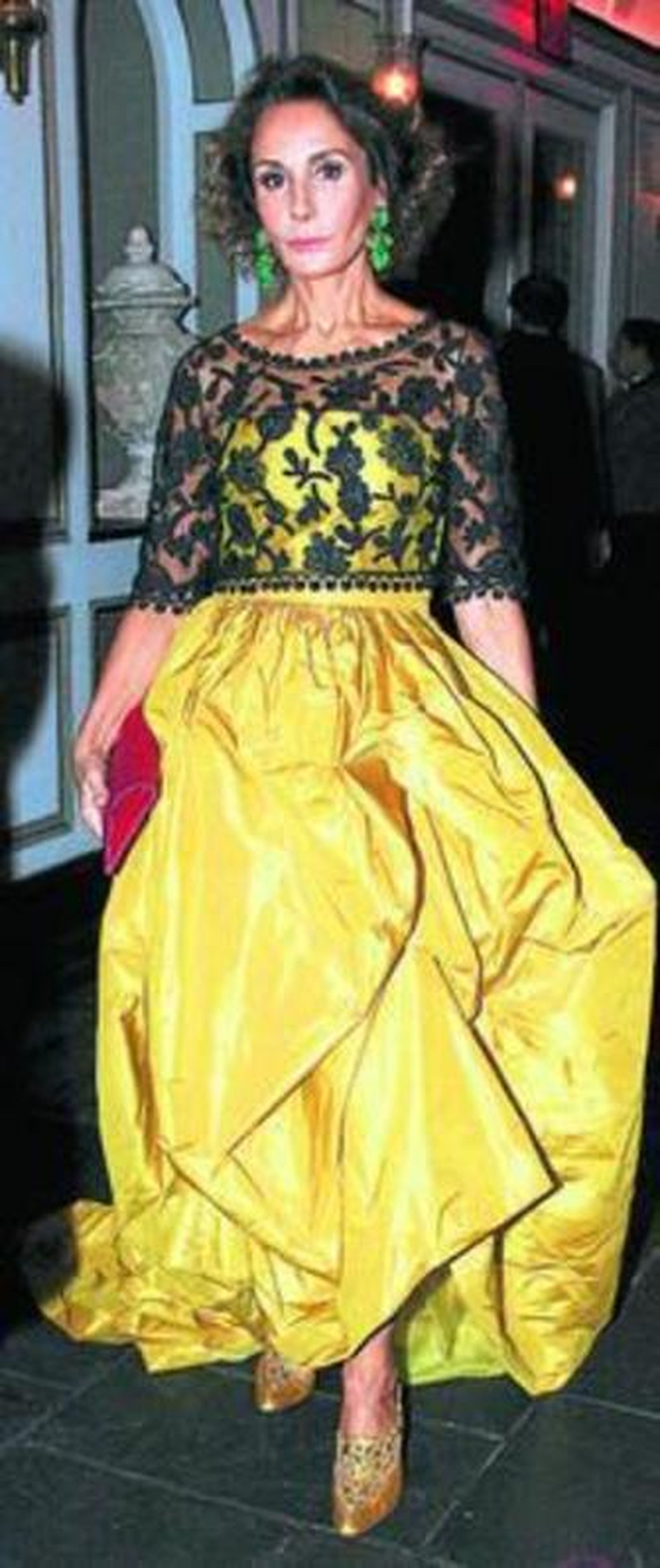 Muy elegante, en uno de sus múltiples compromisos sociales.