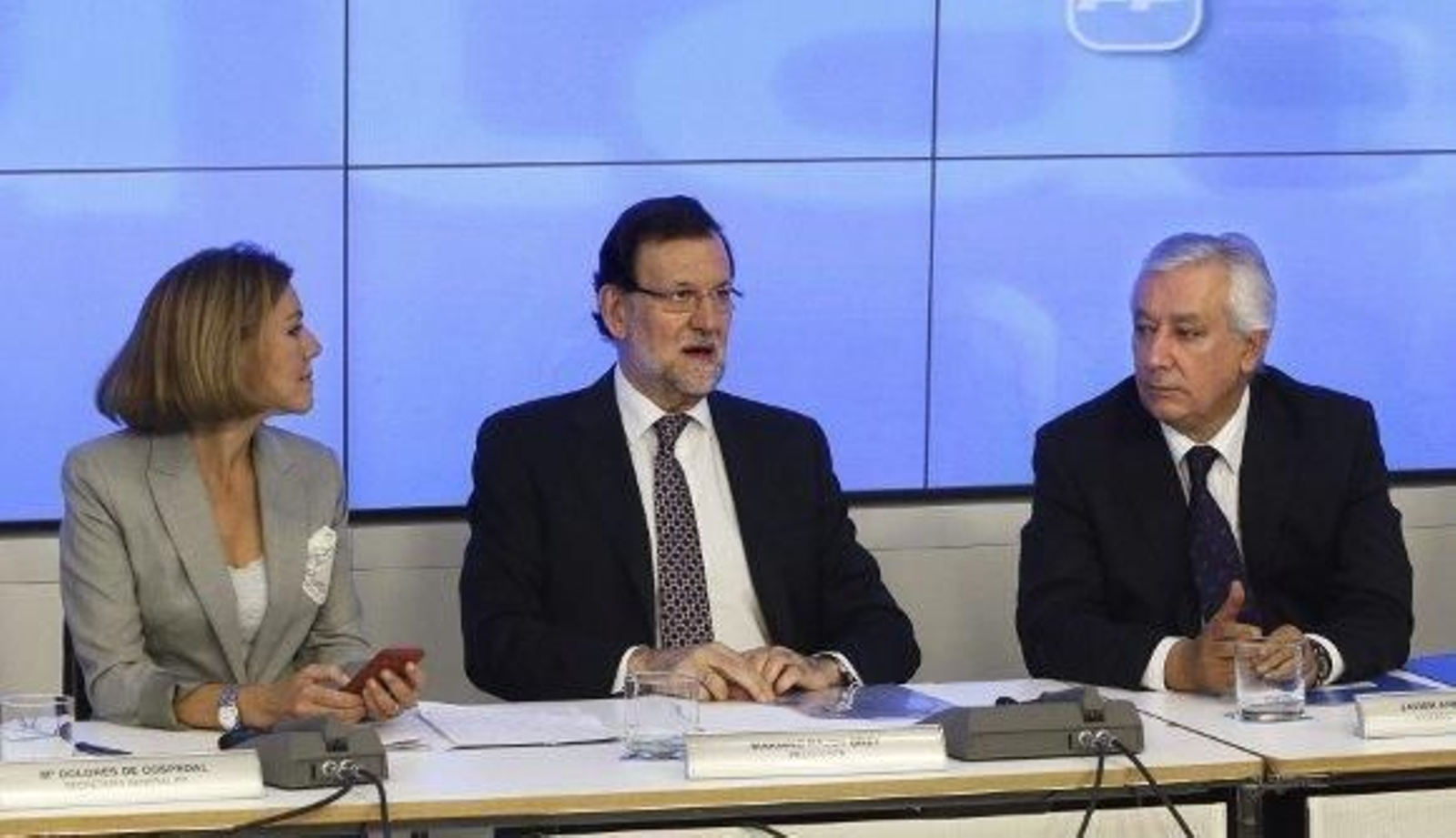 Rajoy mantiene a Cospedal y a Arenas y prescinde de Floriano